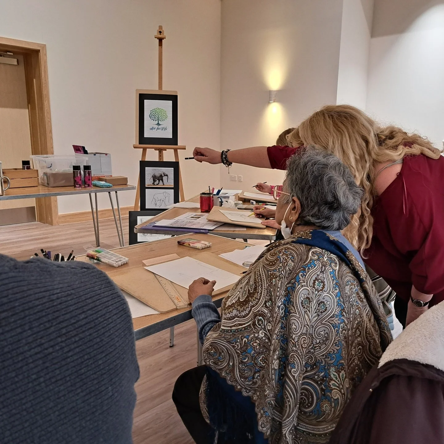 Newsflash! We are offering another of our amazing &lsquo;Introduction to art&rsquo; 5 week courses! Tuesday afternoons beginning on the 24th February at St Peter&rsquo;s in Limpsfield. These courses are a fantastic introduction to drawing and paintin