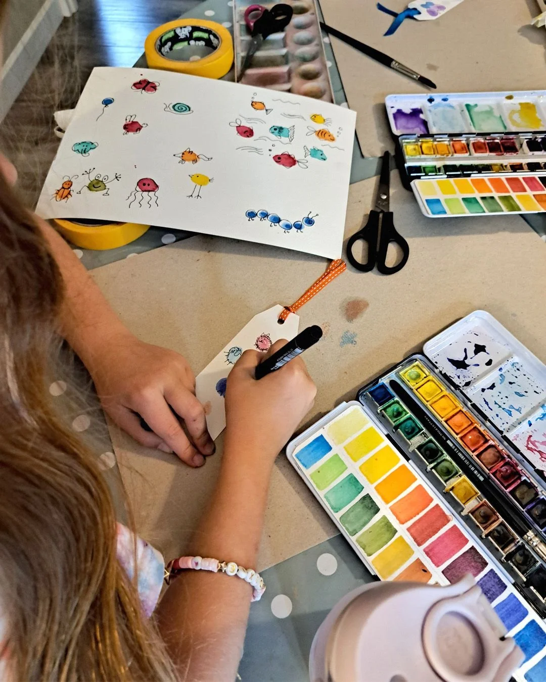 We love helping people of all ages follow their passion for art, so we have a dedicated team of artists who offer fun and creative parties for children, as well as special events in schools. We can tailor the theme and activities to your requirements