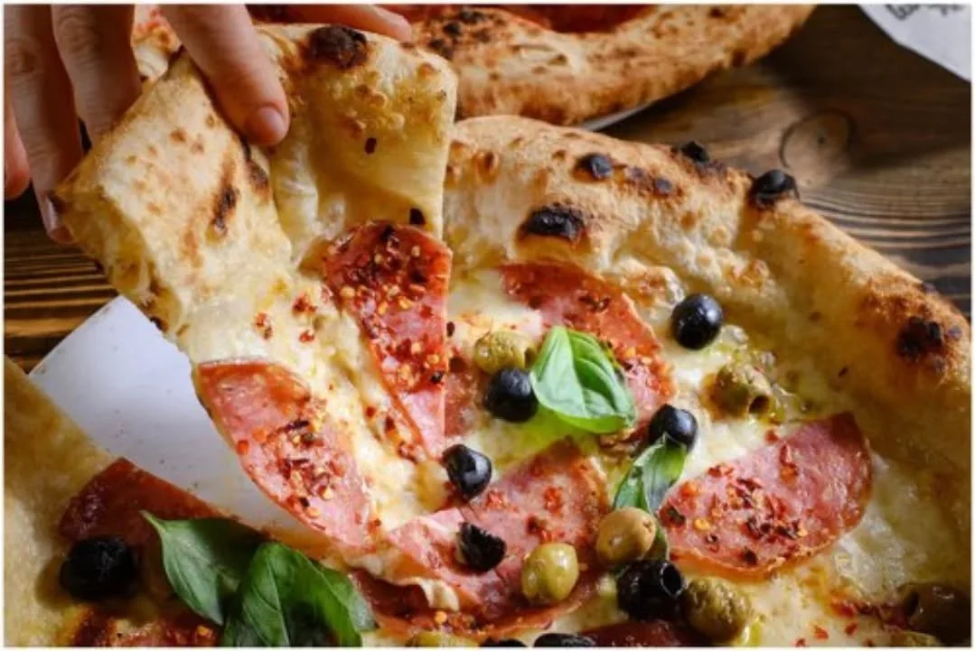 Happy National Pizza Day! Guess what I'm having for lunch? Correct! Tuna mayo butty...

.
.

#pizza #pizzaphotography #foodphotography #lunchtime #nationalpizzaday