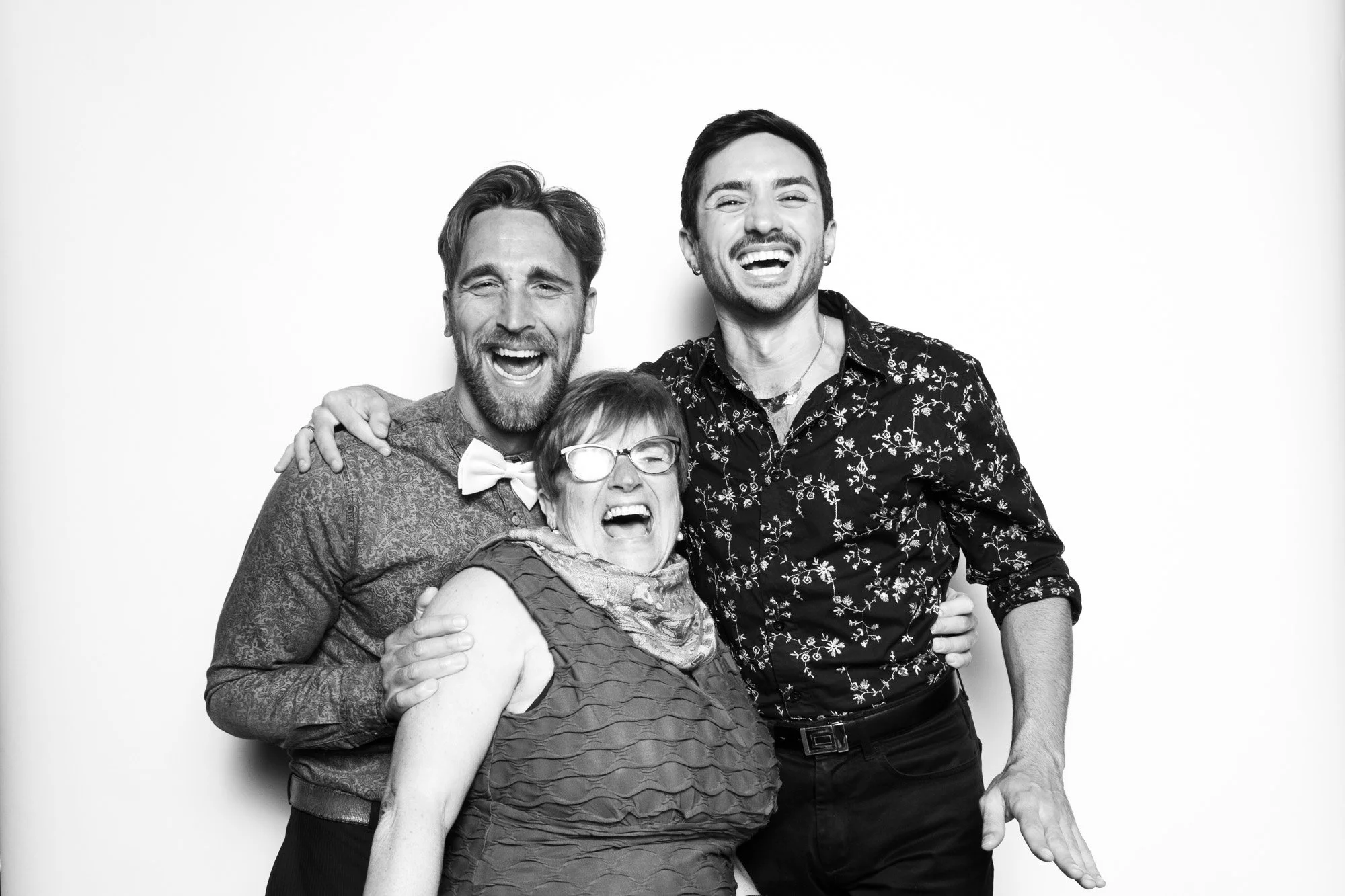 PORTRAITS_ON_WHITEBACKDROP_WEDDING_TORONTO-4.jpg