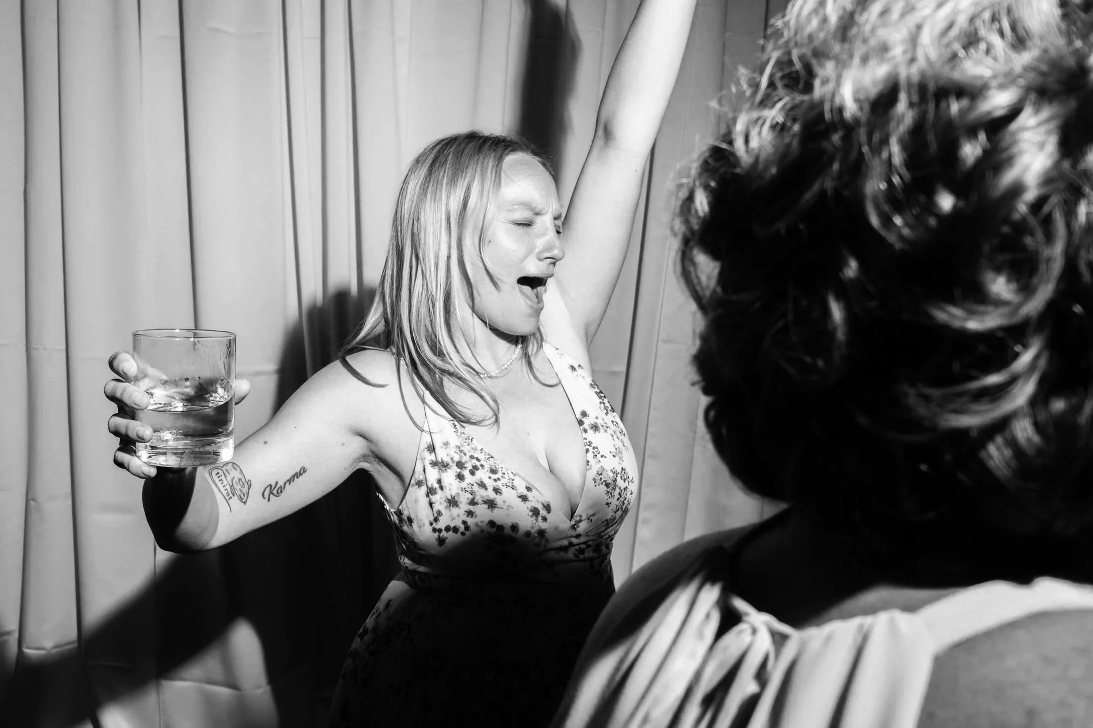dancing-wedding-guest-toronto-andreasphoto-not-a-wedding-photographer-1.jpg