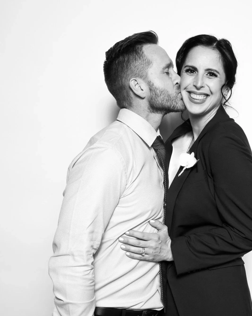 PORTRAITS_ON_WHITEBACKDROP_WEDDING_TORONTO-3.jpg (Copy) (Copy)