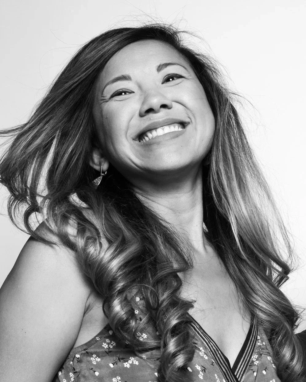 PORTRAITS_ON_WHITEBACKDROP_WEDDING_TORONTO.jpg
