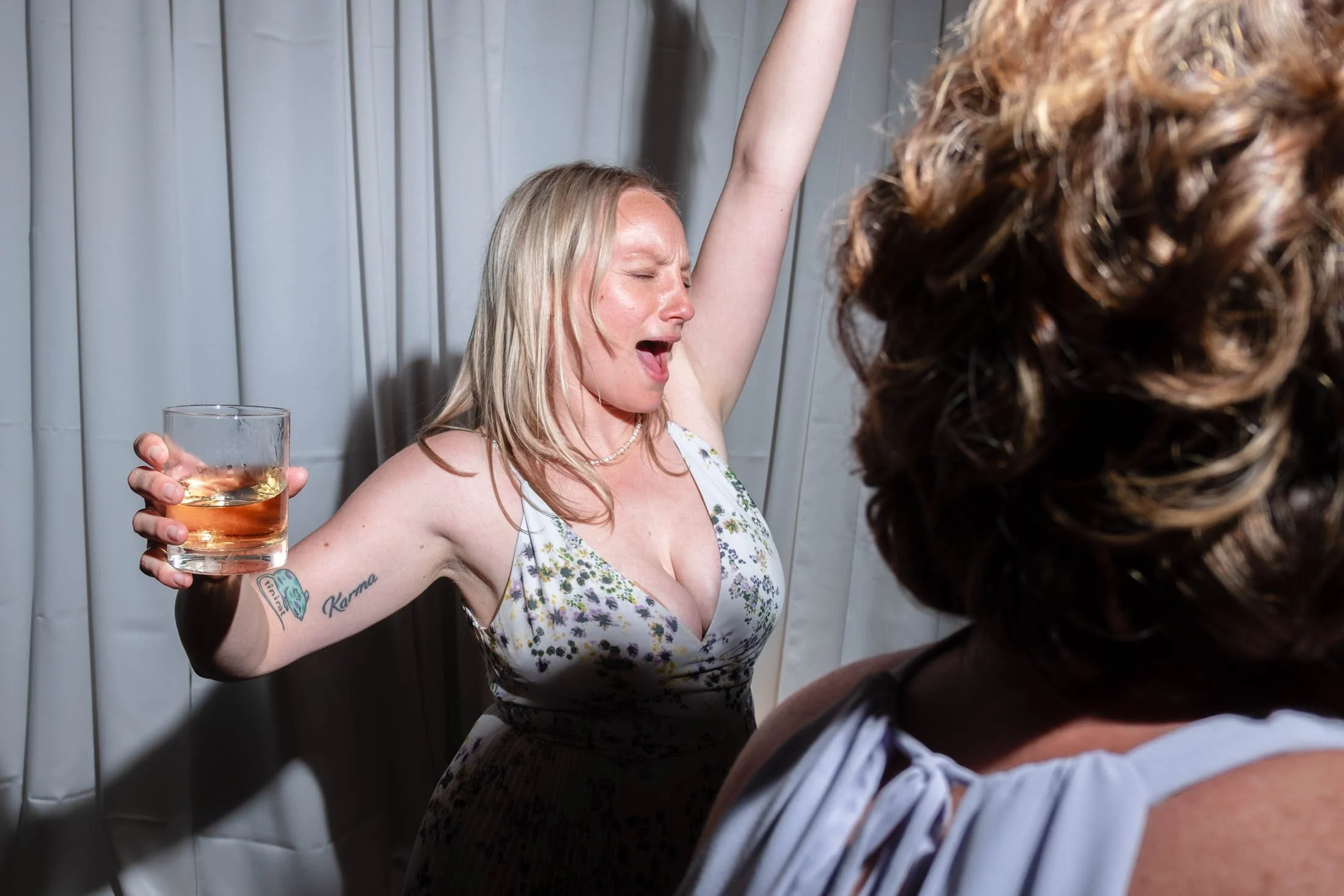 dancing-wedding-guest-toronto-andreasphoto-not-a-wedding-photographer-1.jpg