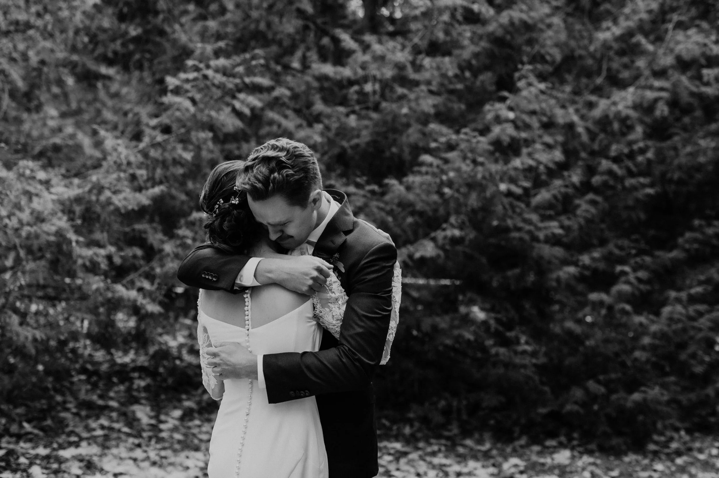 elora_mill_candid_wedding_photos_andreasphoto_andreas_avdoulos.jpg-14.jpg