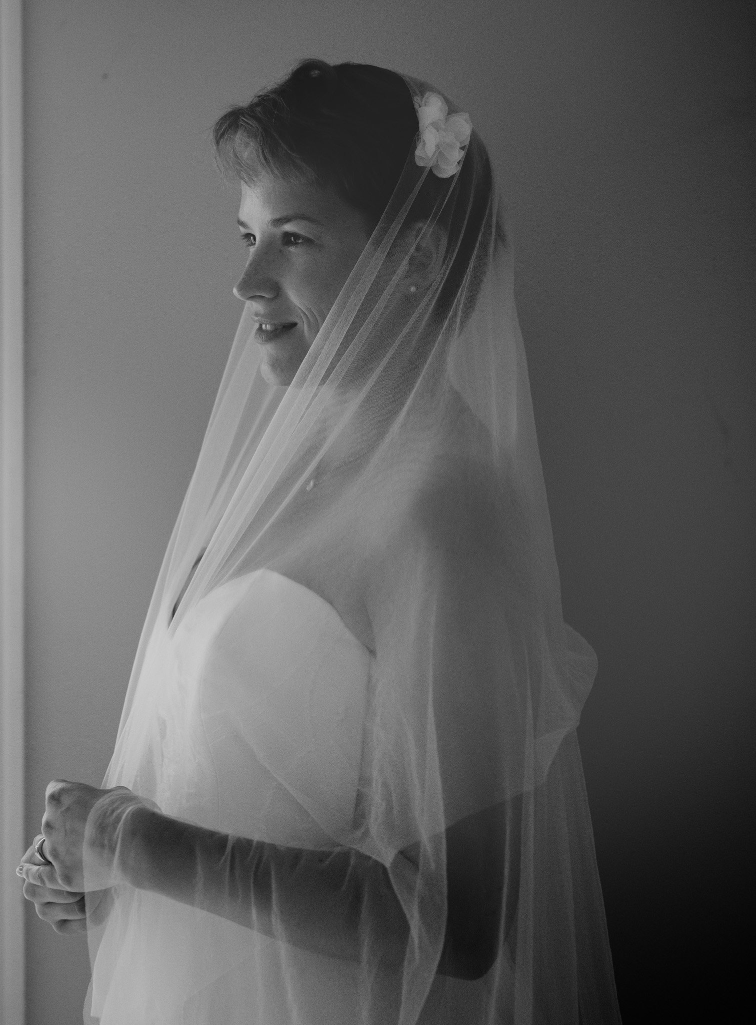 bride_portrait_black_and_white_film_andreasphoto-1.jpg