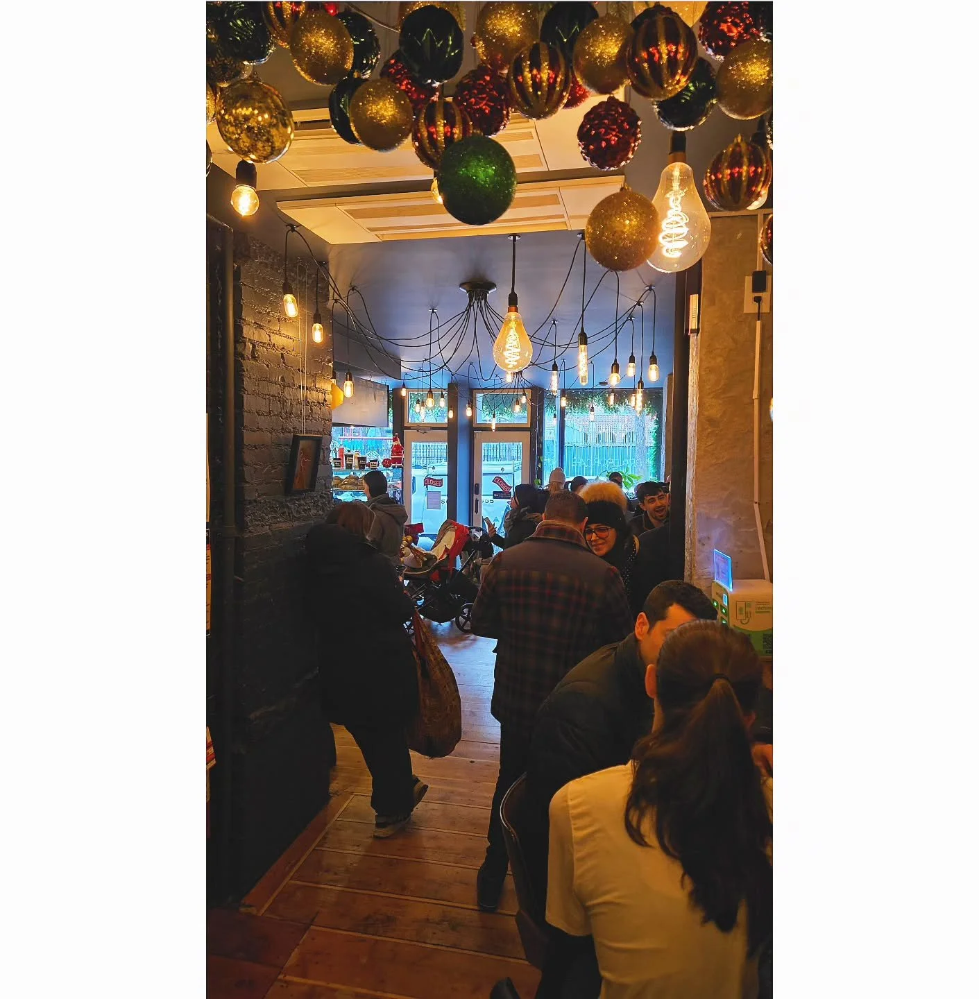 "Espresso yourself at the cafe."

.
.
.
.
.
.
.
..
.
.#newyorkcitycoffee #soho #newyork #coffeeblogger #manhattan #espresso #coffee #christmas #newyork