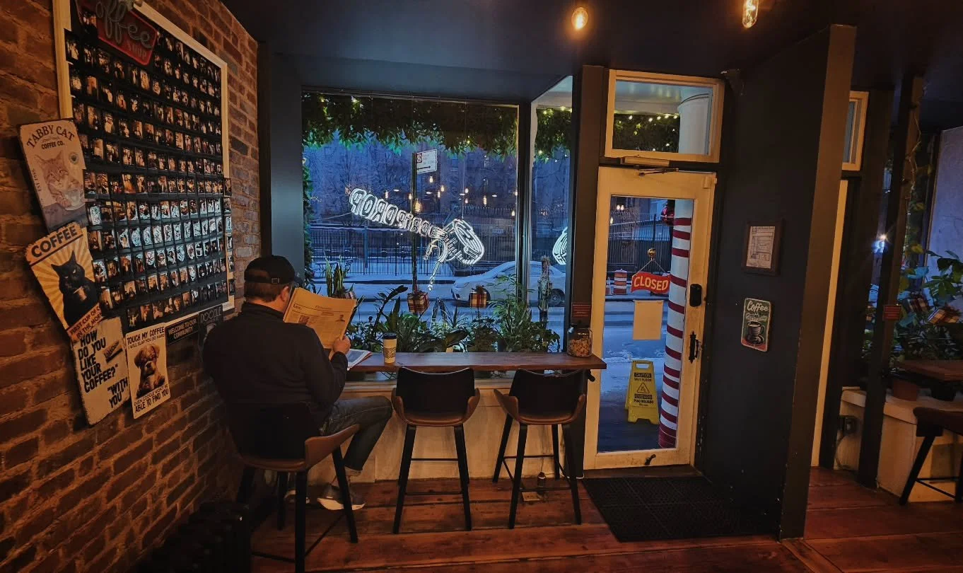 7 am coffee first, let it snow ❄️ ❄️ .
.
.
.
.
.
.
.
.
.

.
#coffeeblogger #coffeeshops #espresso #sohocoffeeshops #soho #coffeenyc #nyc