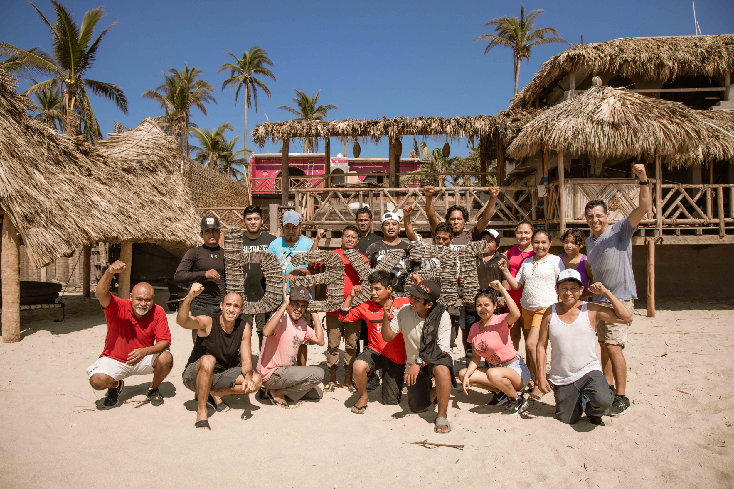 Equipo del Hotel baXar Pie de la Cuesta. Resiliencia después del Huracan Otis Acapulco 2023