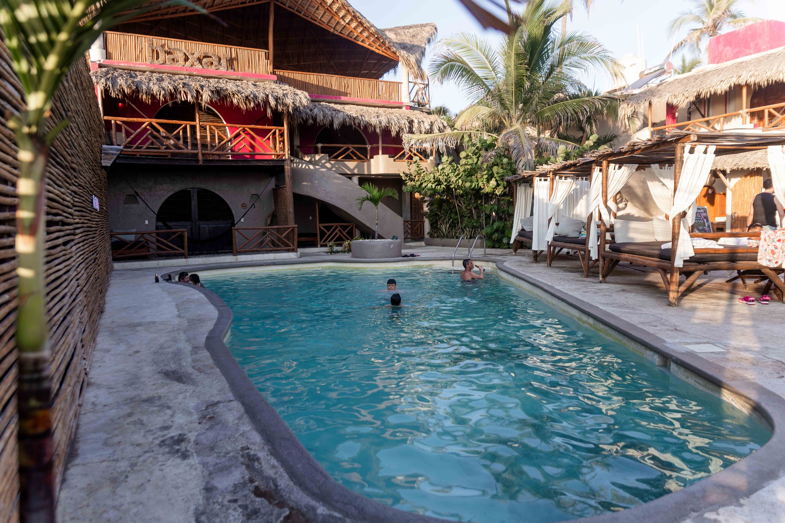 alberca del hotel baxar pie de la cuesta 