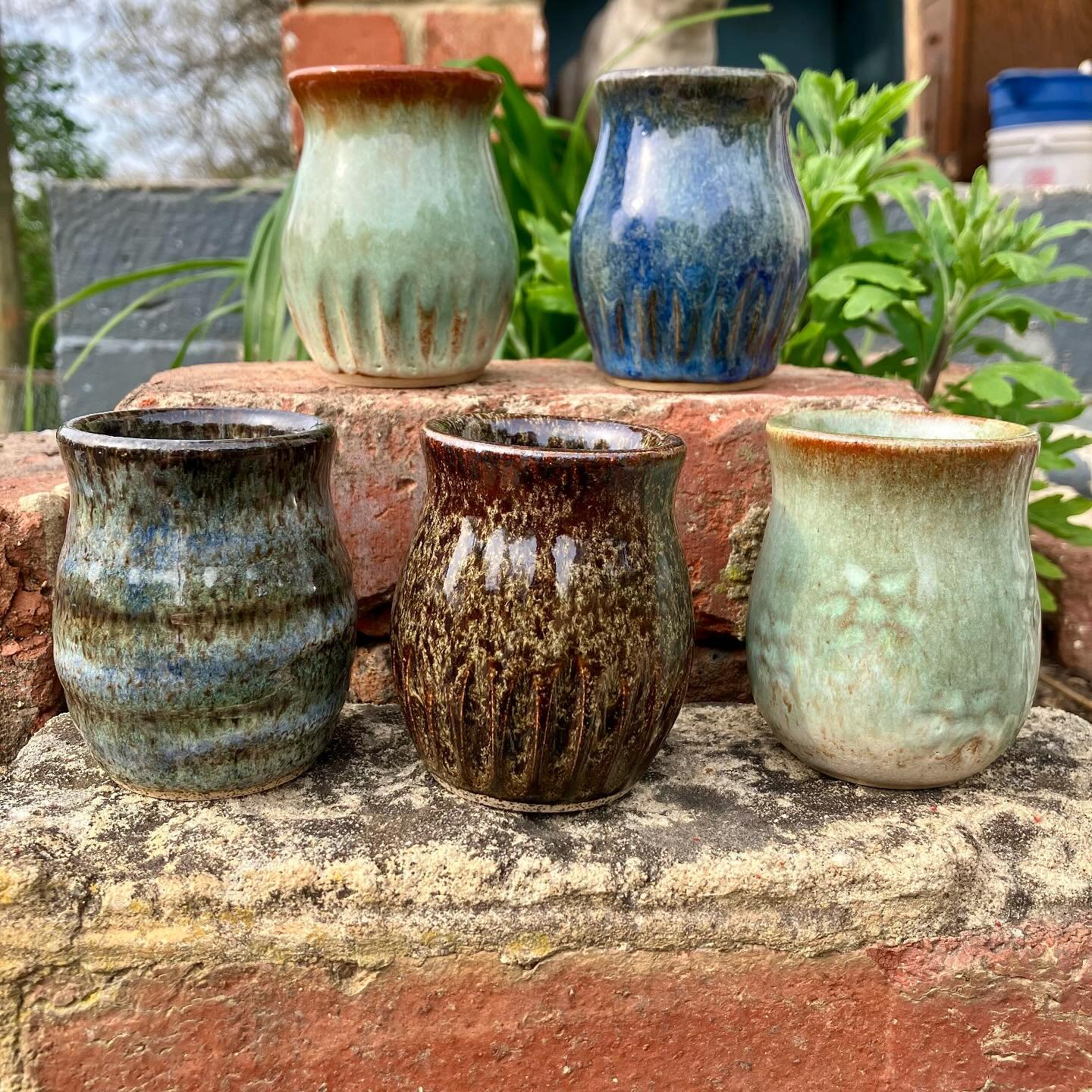 🌸🦋Sippers&hellip;for whatever you enjoy sipping&hellip;.🌿🌼&hellip; available at Maifest @alpinegoatbrewery this Saturday 12 to 4 &hellip; 🌺 🍀🌱
.
.
#potter 
#pottery 
#potterylove 
#lagunaclay 
#glazingpottery 
#shenandoah #art 
#shenandoahvall