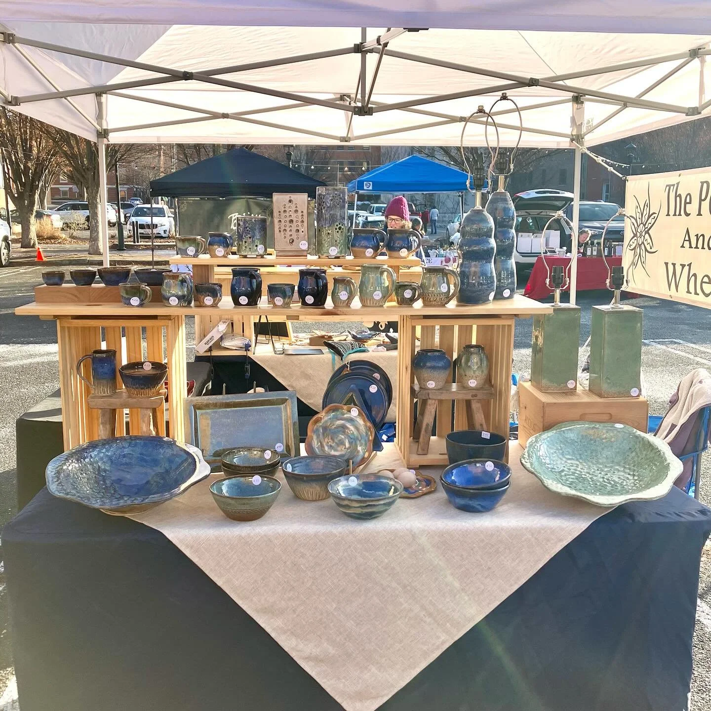 🎄All set up down at the Staunton Farmers Market ! Come see what all the great vendors have to offer!🎄🎁
.
.
#shoplocal 
#artforgifts 
#stauntondowntown 
#stauntonva 
#thepetalandwheel