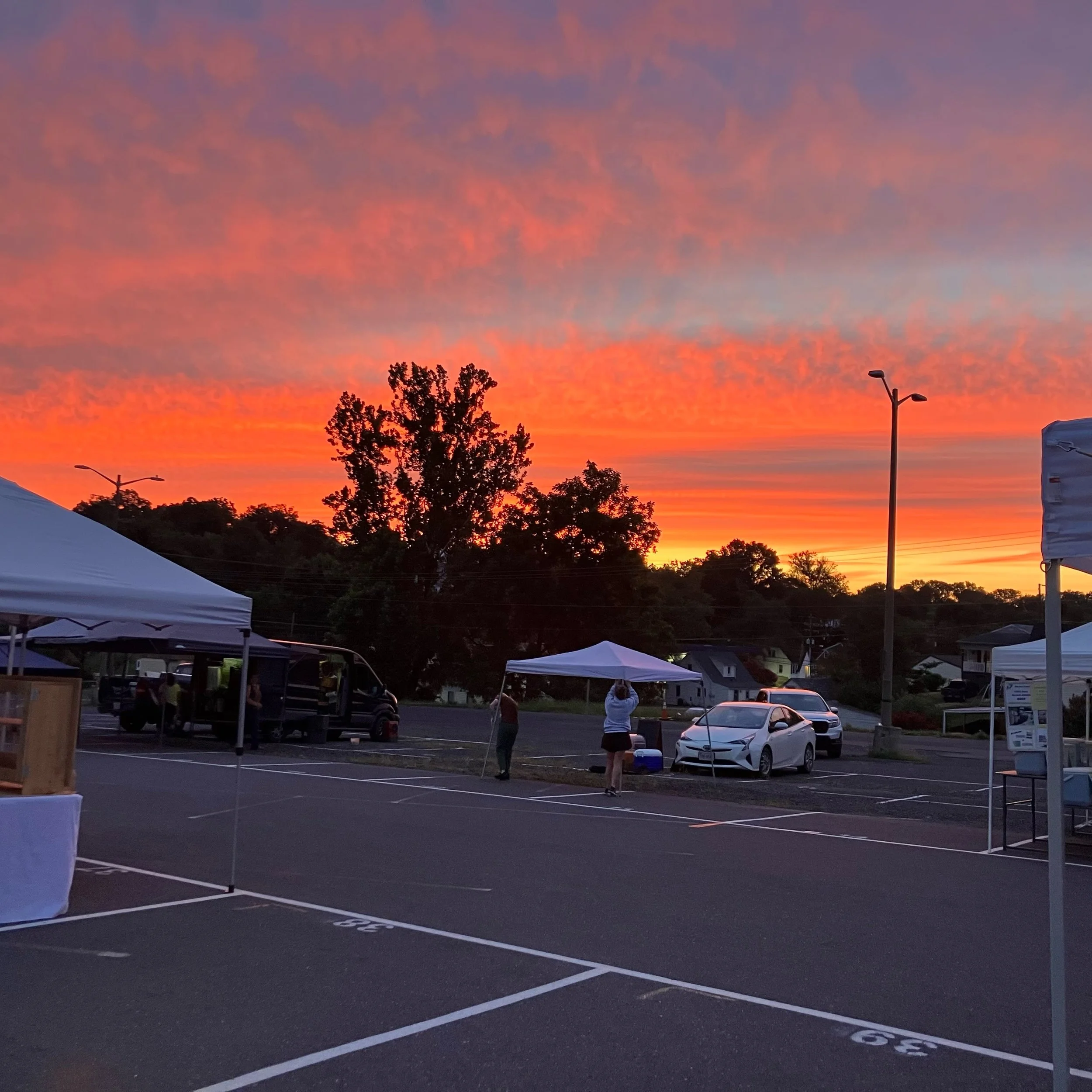 🌞It&rsquo;s a beautiful morning here at the Staunton Farmers Market!🌞 Come and see what all the amazing vendors have on offer! 7 to Noon 
.
.
#staunonva 
#stauntonfarmersmarket 
#thepetalandwheel 
#nofarmersnofood