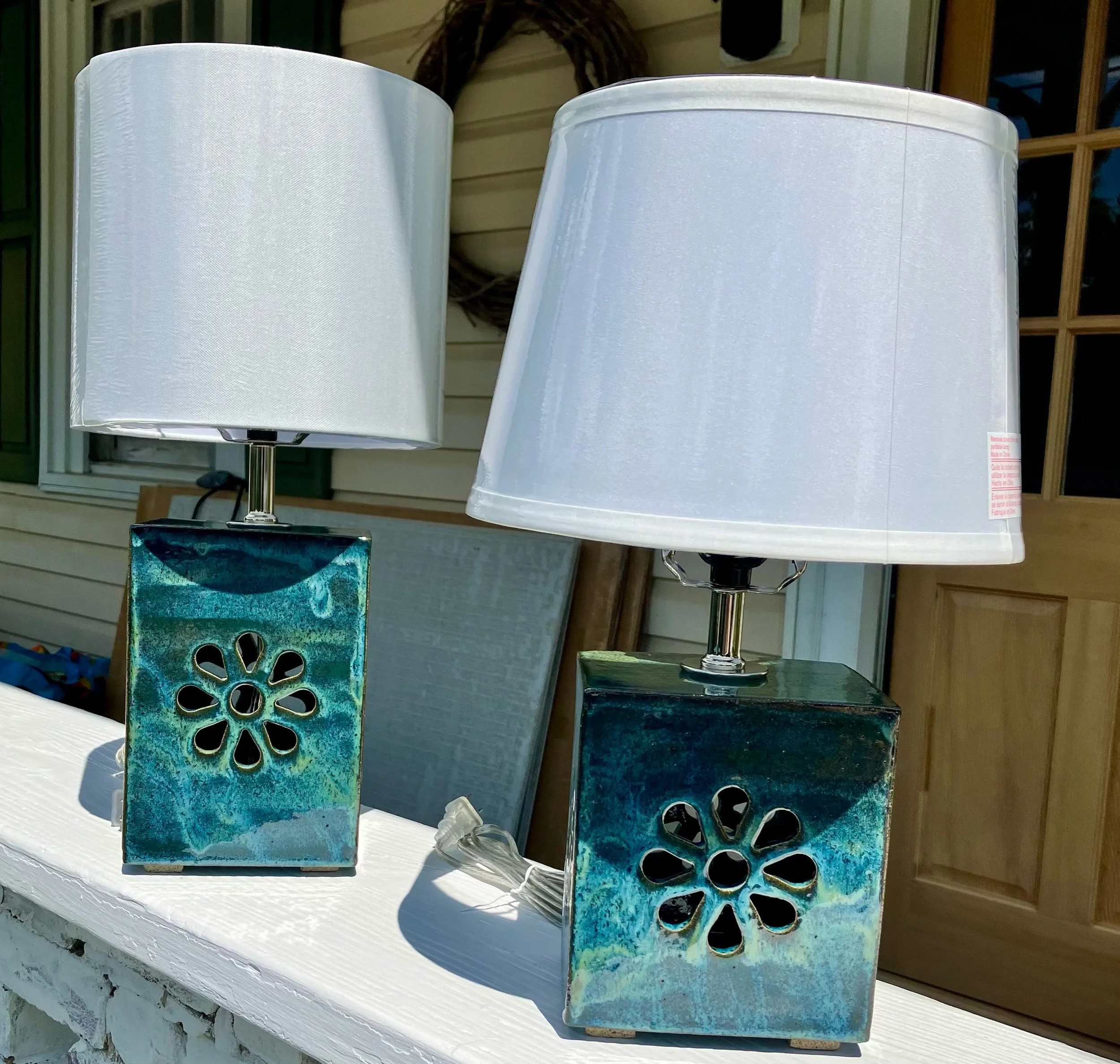 🌞Here&rsquo;s a look at some of the new work that came out of the kiln yesterday&hellip; new lamps 💡, new animals 🦎🐬🤍🐋!
Come see us at the Staunton Farmers Market tomorrow 7 to Noon🌅
#stauntonfarmersmarket 
#thepetalandwheel
#lovestaunton 
#no