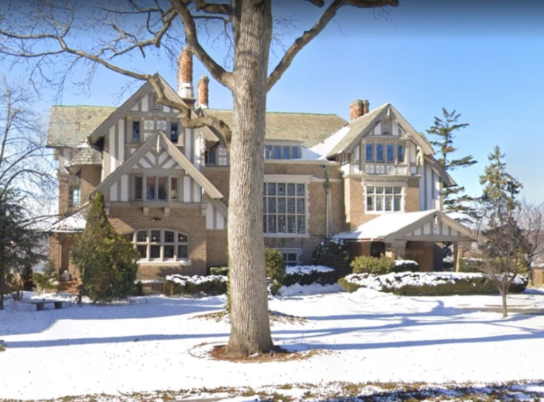 110-Year-Old Yonkers Tudor Mansion Cameo In Netflix's 'The Watcher'