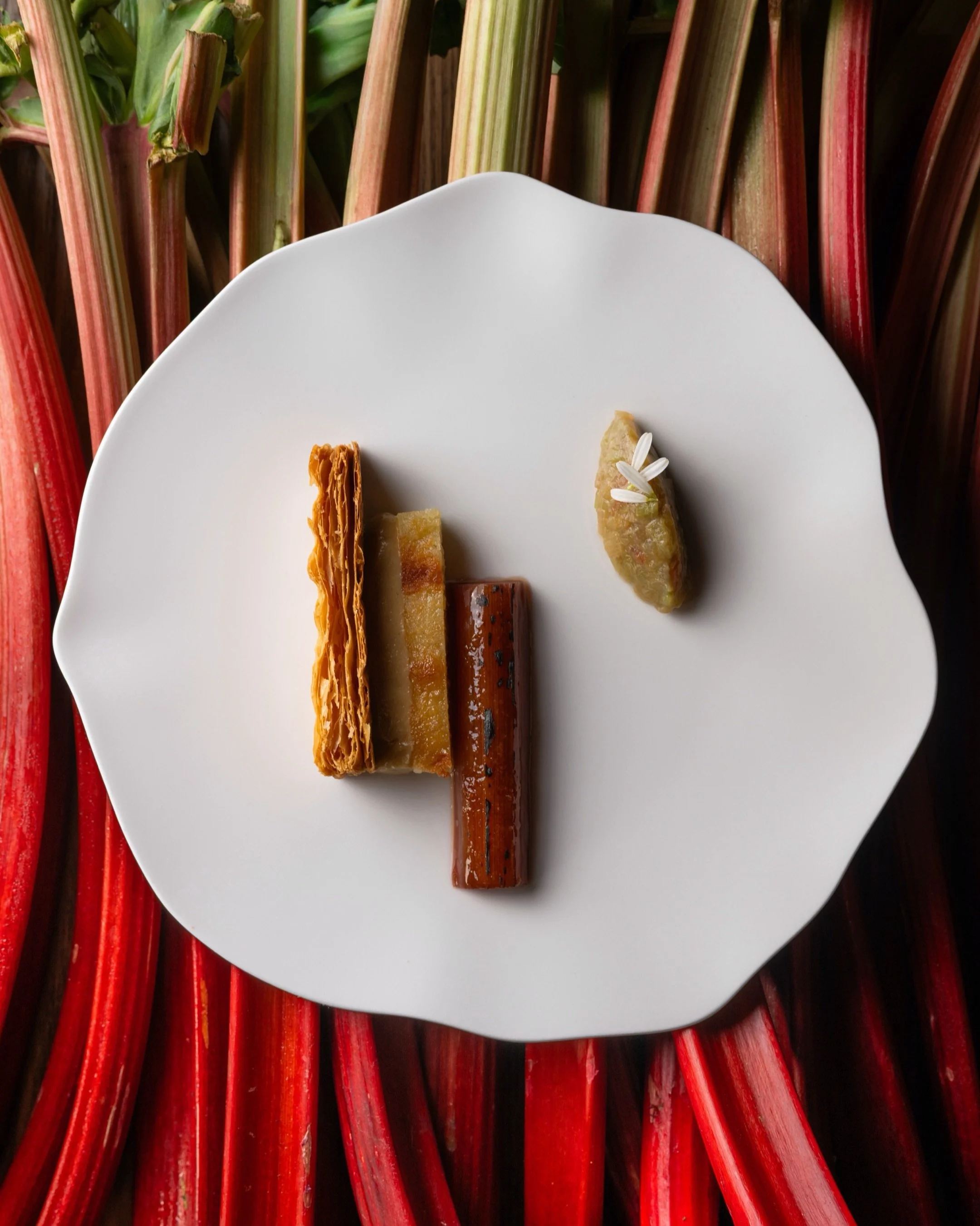 COMPLICES @complicesdax &hearts;️ 
Par @hugodelaroche et @sophiedelaroche 
.
Nouvelles photos pour un nouveau souffle - pour le restaurant gastronomique Complices - et l&rsquo;heureux couple @hugodelaroche et @sophiedelaroche - qui m&rsquo;ont fait c