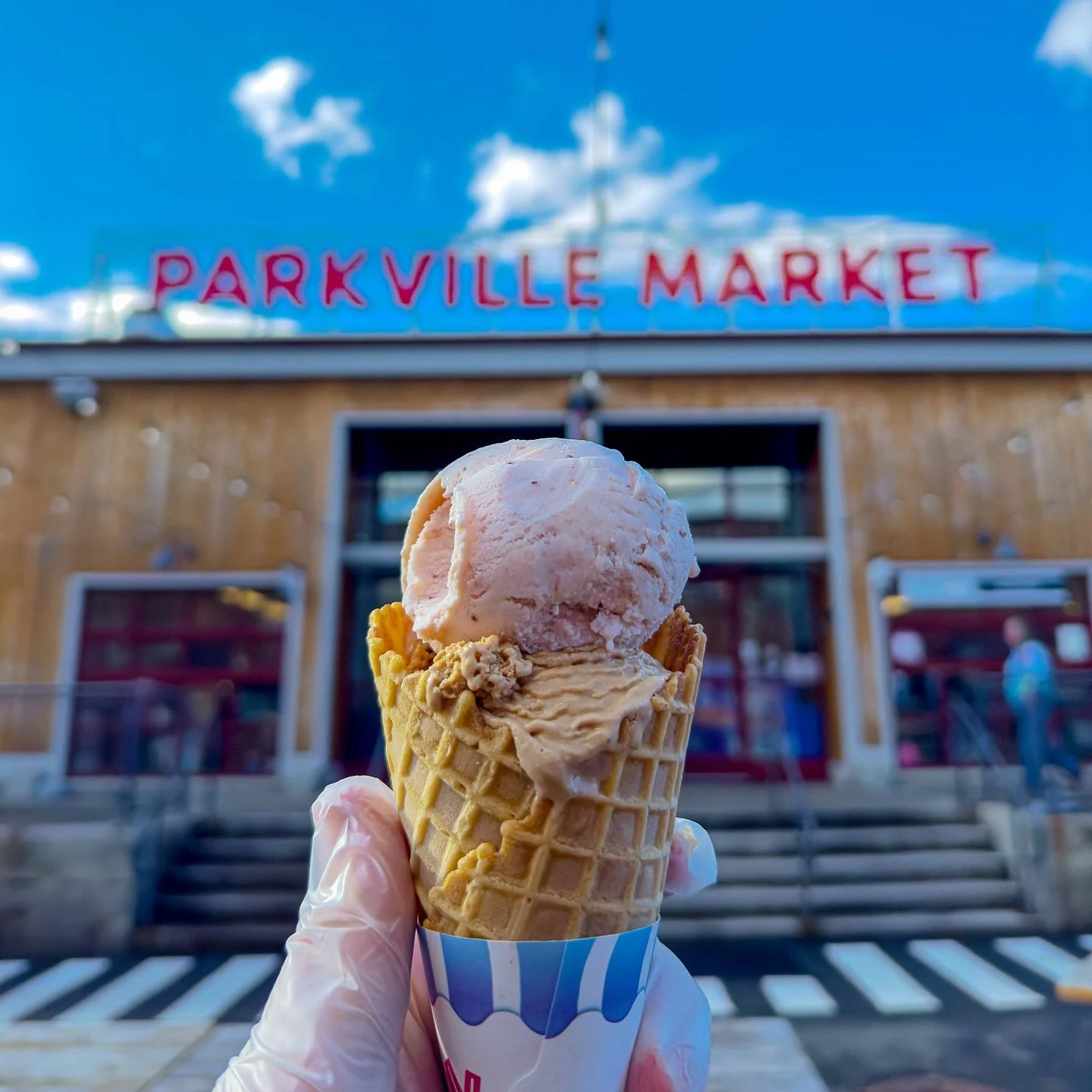 It&rsquo;s a beautiful Friday afternoon for an Ice Cream Cone 🍦 

#instagood #cteats #ctbites #eastlyme #dessert #foodie #ctfoodie #somers #windsor #longmeadow #windsorlocks  #sundae #supportlocal #local #icecream #local #eatlocal #yum #icecream #mi