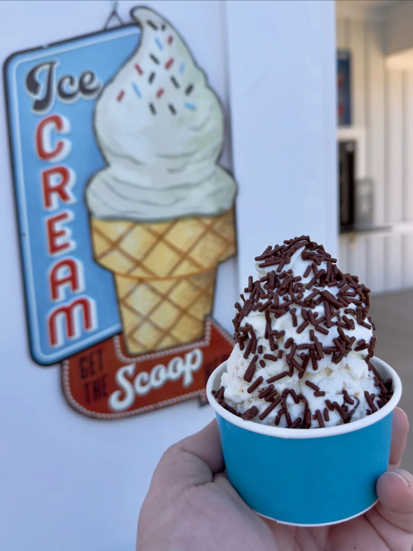 Happy Sunday! It&rsquo;s a beautiful day for ice cream, and we are ready to serve 🍦 

We are open in #Enfield until 8:00 pm tonight at 190 Elm Street, and in #Hartford at 1400 park street, inside @parkvillemarket 😊

We look forward to seeing you to