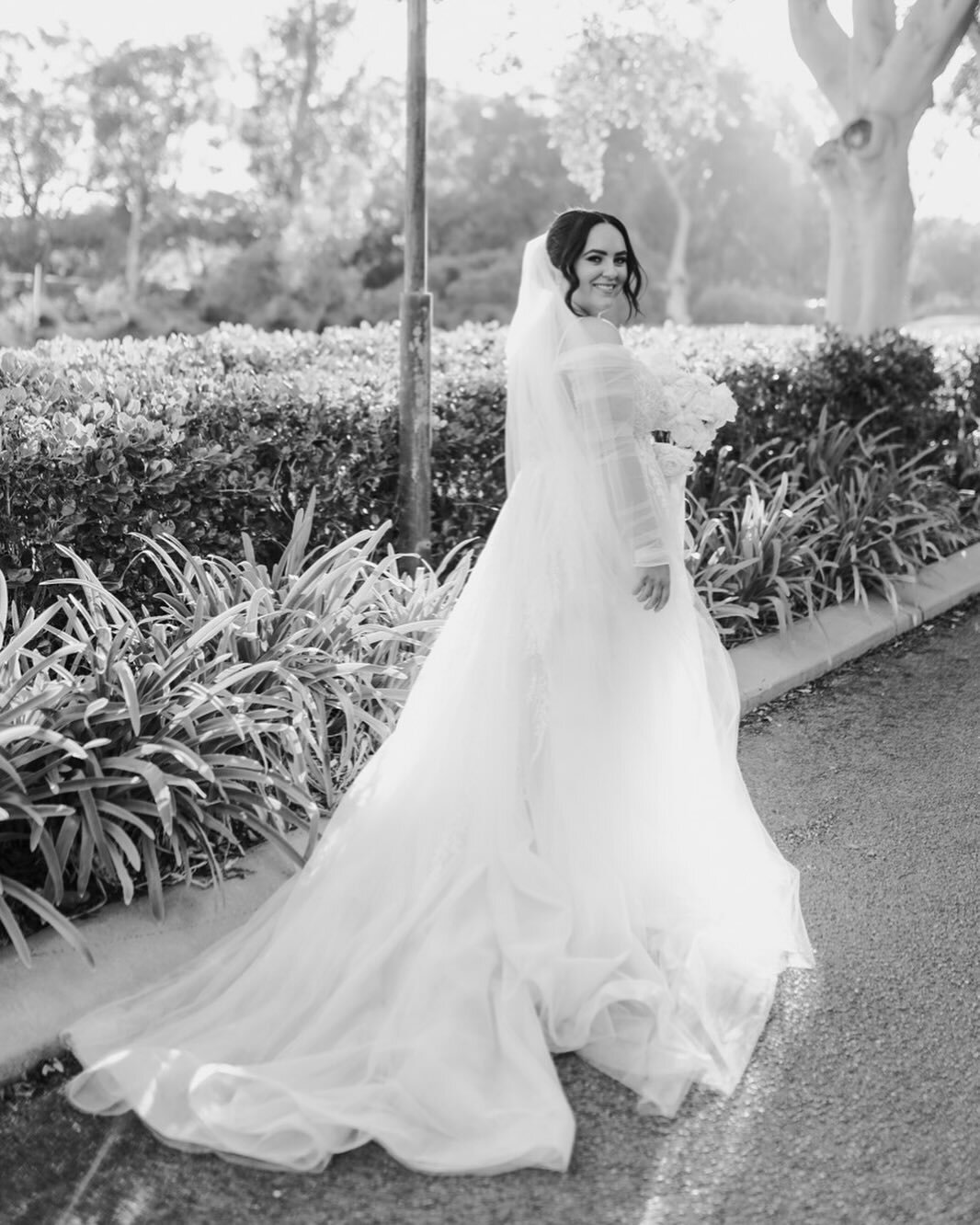 🤍 Katrina + Deni 🤍

@foxandrabbit_ 
@truesociety_tuscanybridal 
@rachaelmariemua 
@hairbyhatem 

#perthweddingphotographer