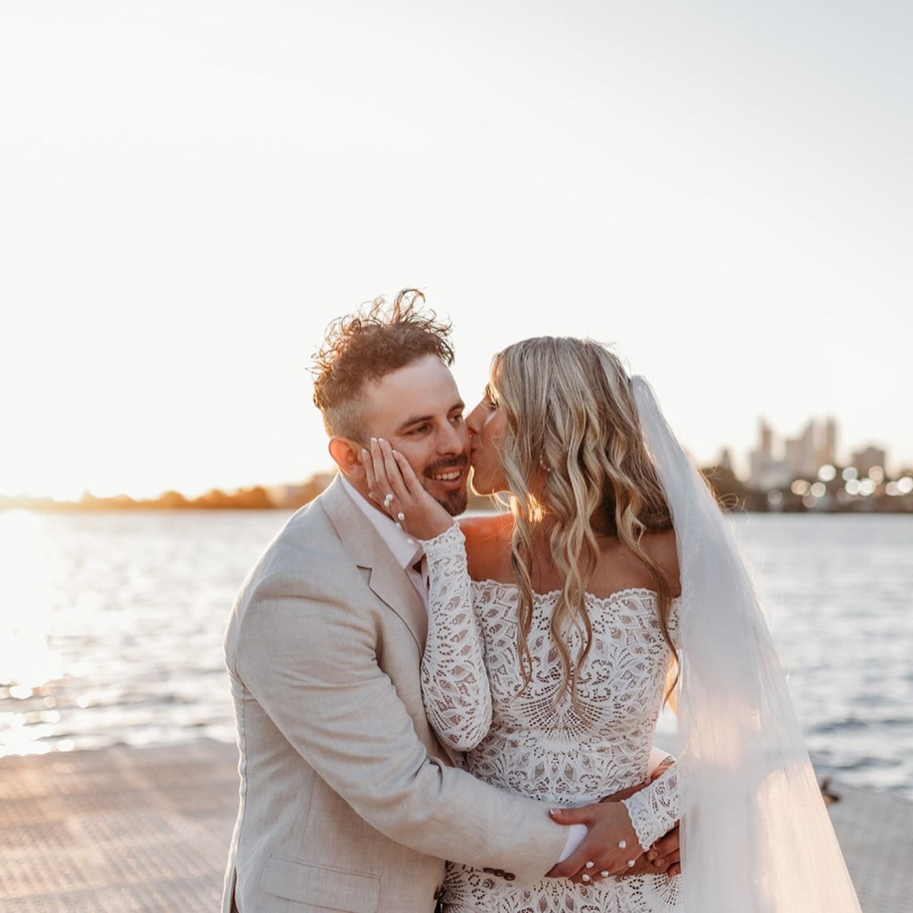 🤍 Lara + Keenan 🤍

&lt;also known as the day we met Chris Martin from Coldplay!&gt; 

@burswood_on_swan 
@grace_loves_lace 
@maurice_meade 
@makeupbymelanie_ 
@ceremoniesbyclaire