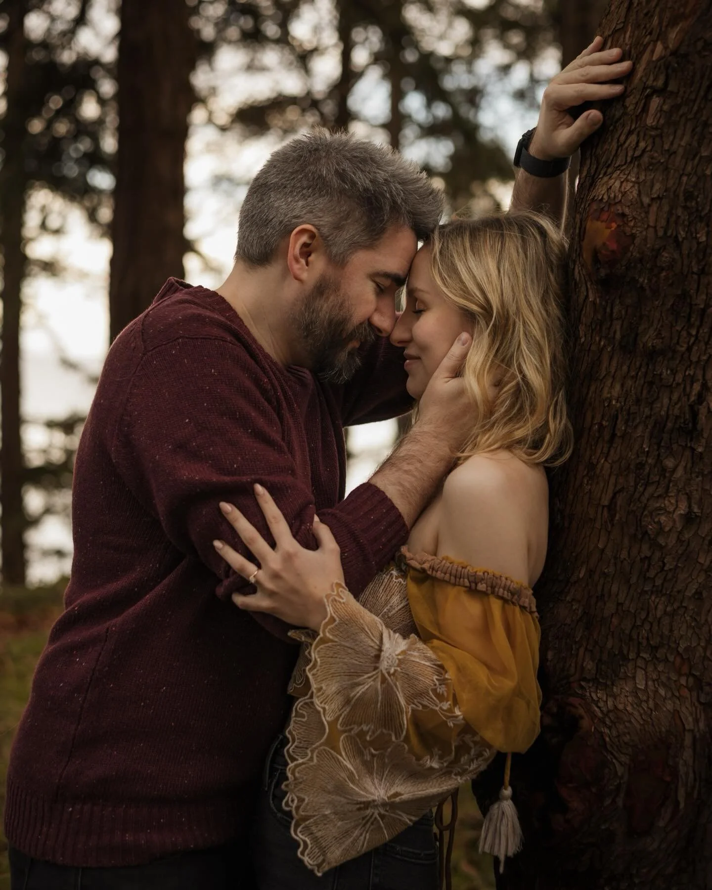 Ending the year by starting a new chapter ❤️

#engaged #engagementphotoshoot #vancouverisland #vancouverislandphotographer #nanaimobc #areliimages