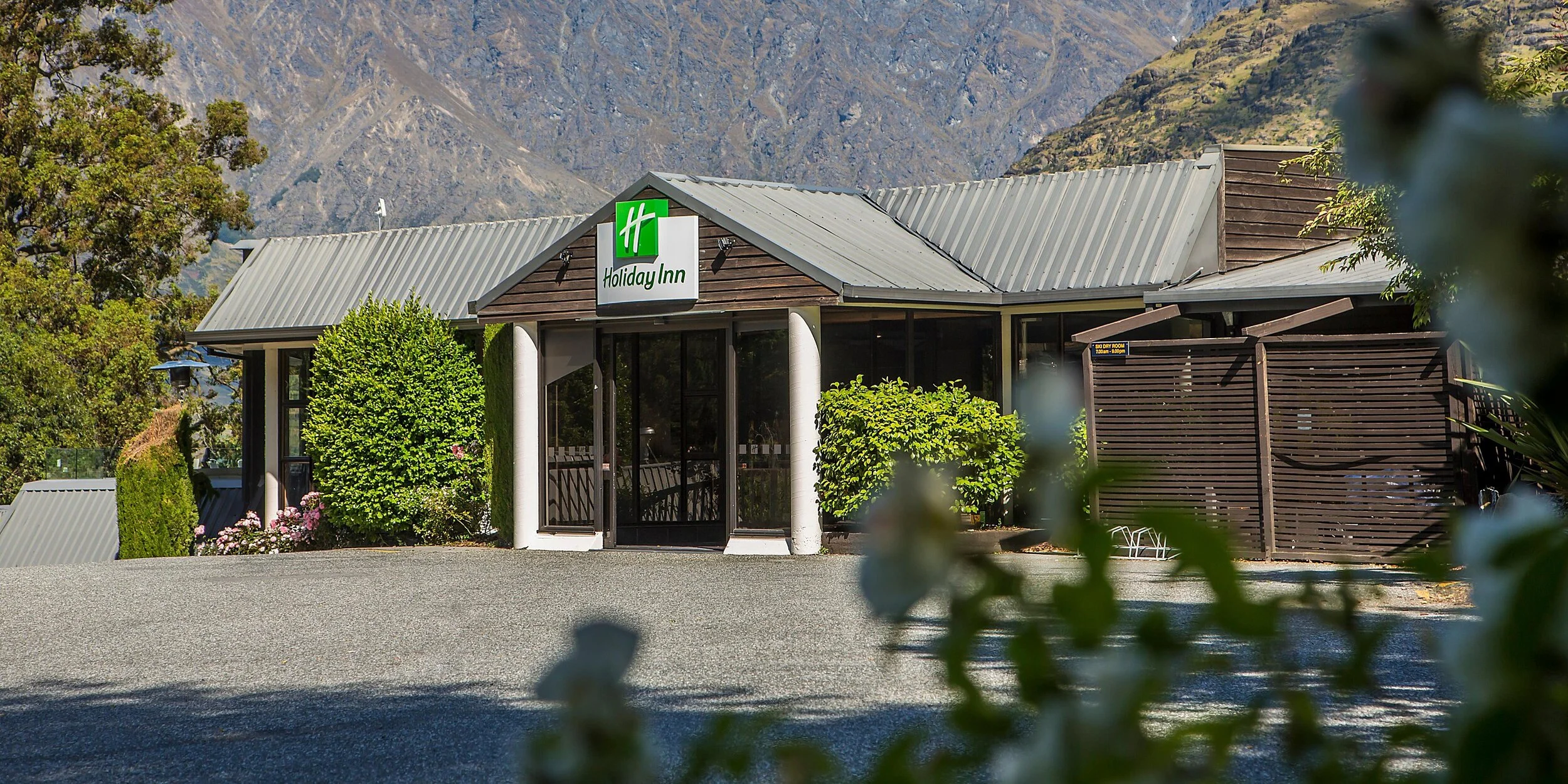 holiday-inn-queenstown-4815039700-2x1.jfif