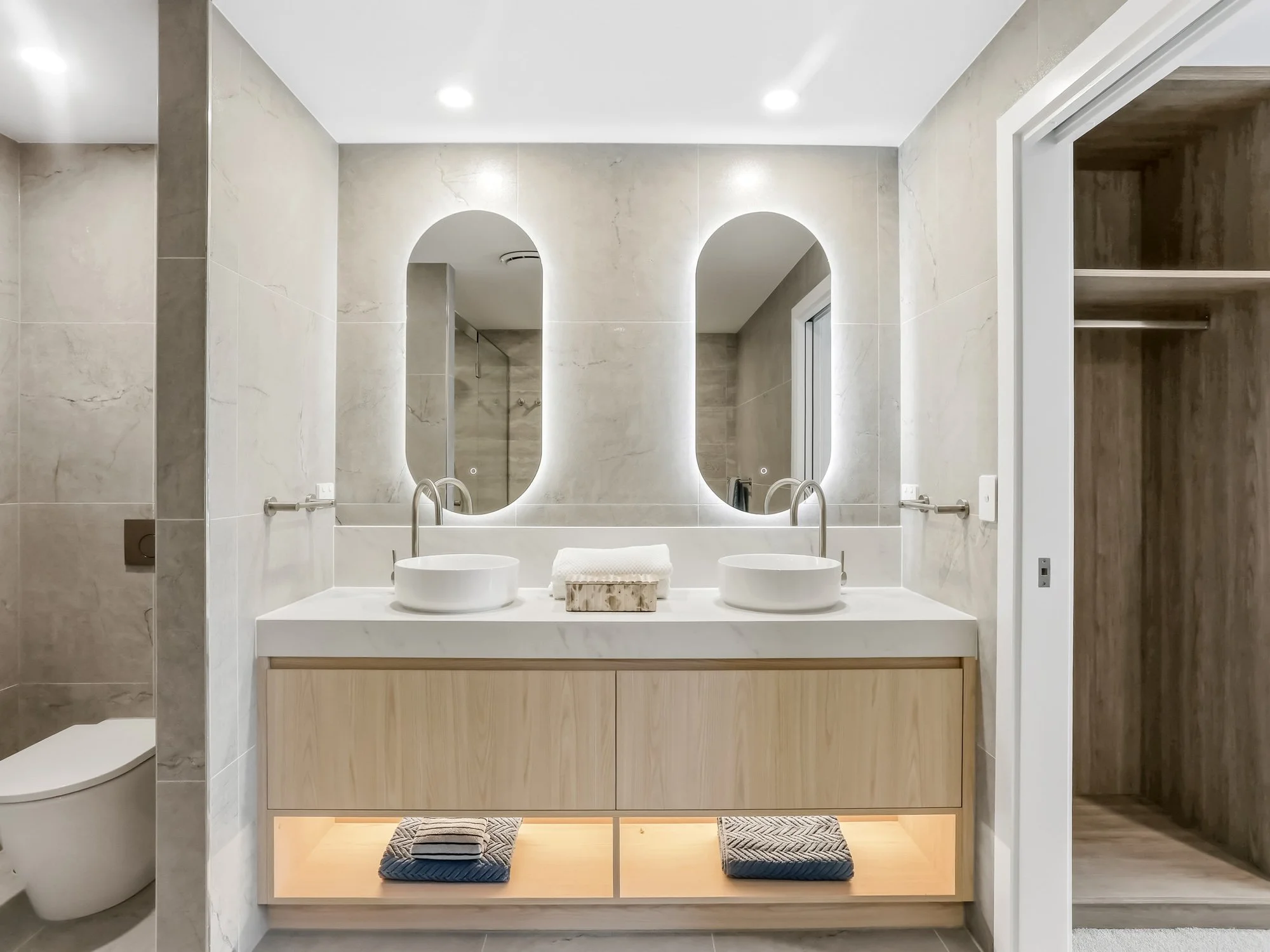 Modern bathroom sinks with dual mirrors