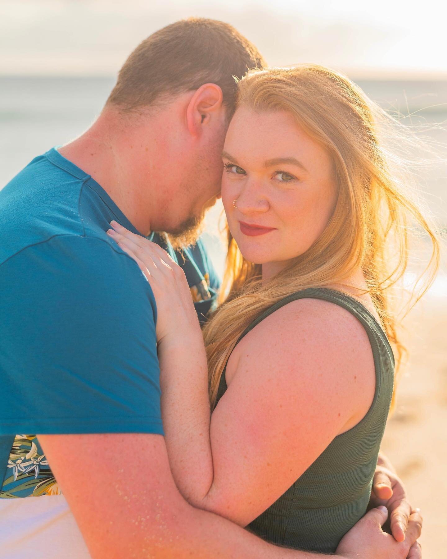 All tangled up together at golden hour. Can you come up with something more perfect?

There were so many good images from Kate&rsquo;s session and this is definitely one of our favorites. Kate is an actual model! 🤩

#oahufamilyphotographer #oahufami