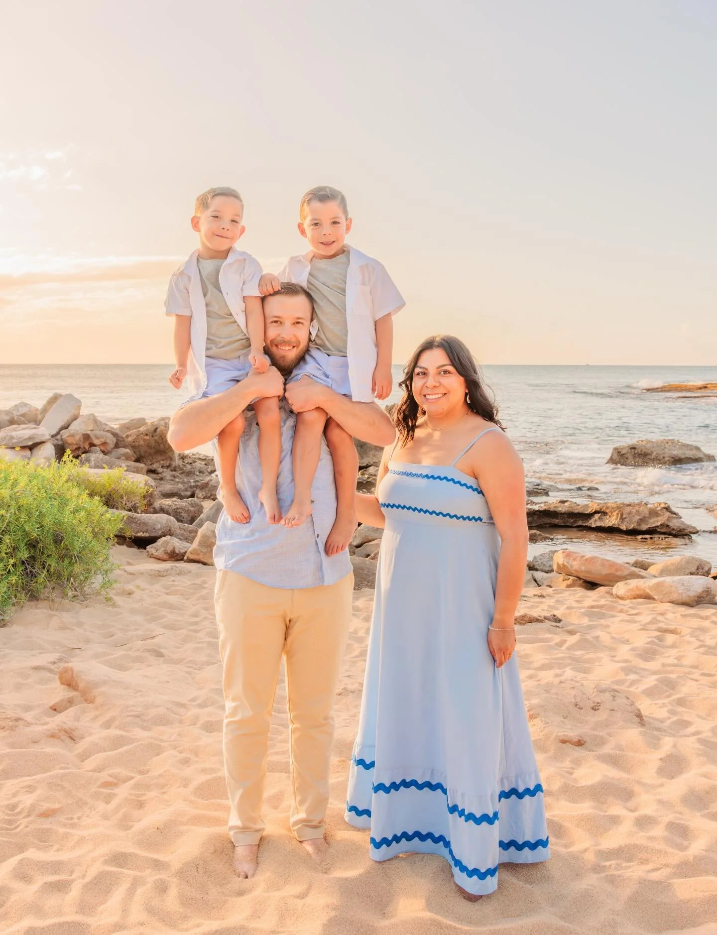 Wow! Happy March! 💚🍀🌴

February was an amazing month filled with so many dreamy sessions and it truly flew by! I have a few announcements going into a new month ⬇️

✅ March is fully booked! Thank you so much 😭

✅I have availability in April. Swip