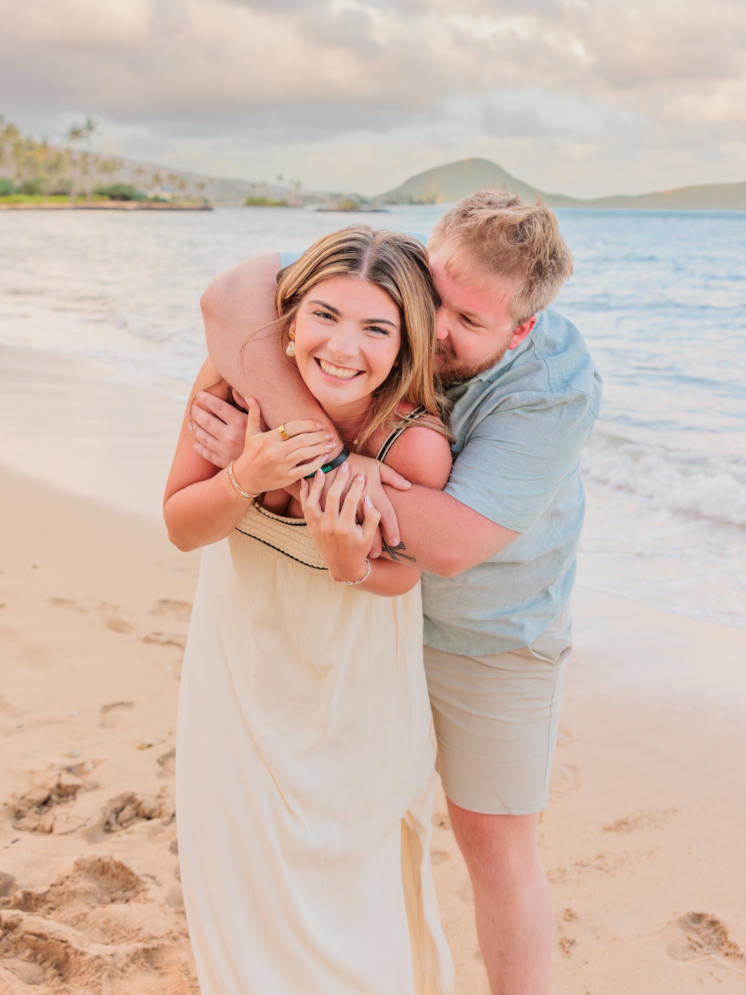 Swipe to see a surprise proposal unfold 😍➡️

Lani&rsquo;s mom booked a family session with me for their family trip to Oahu. A month or so later Lani&rsquo;s boyfriend reached out to see if he could propose to Lani during their family session. These