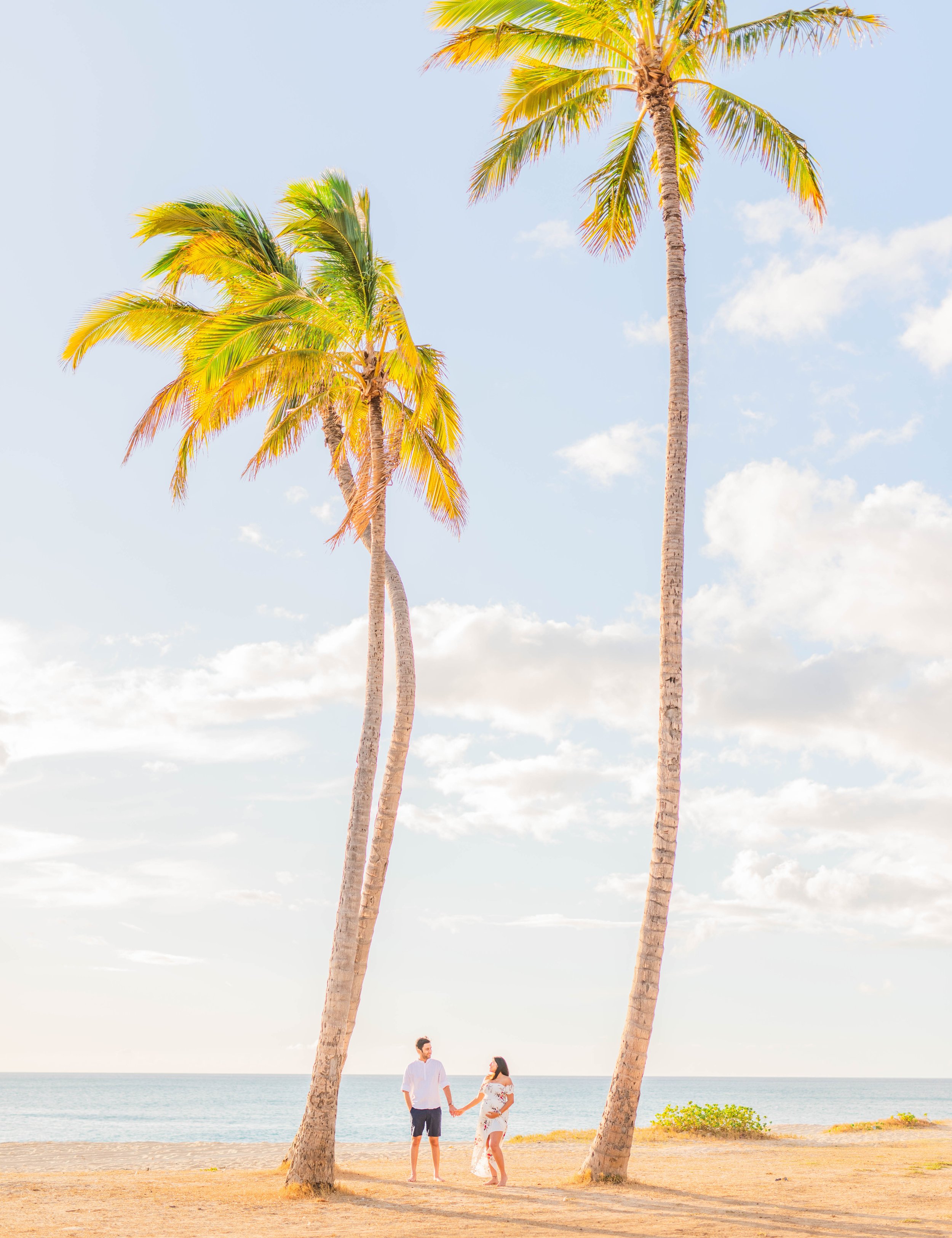 Affordable Maternity Photographer on Oahu, Hawaii
