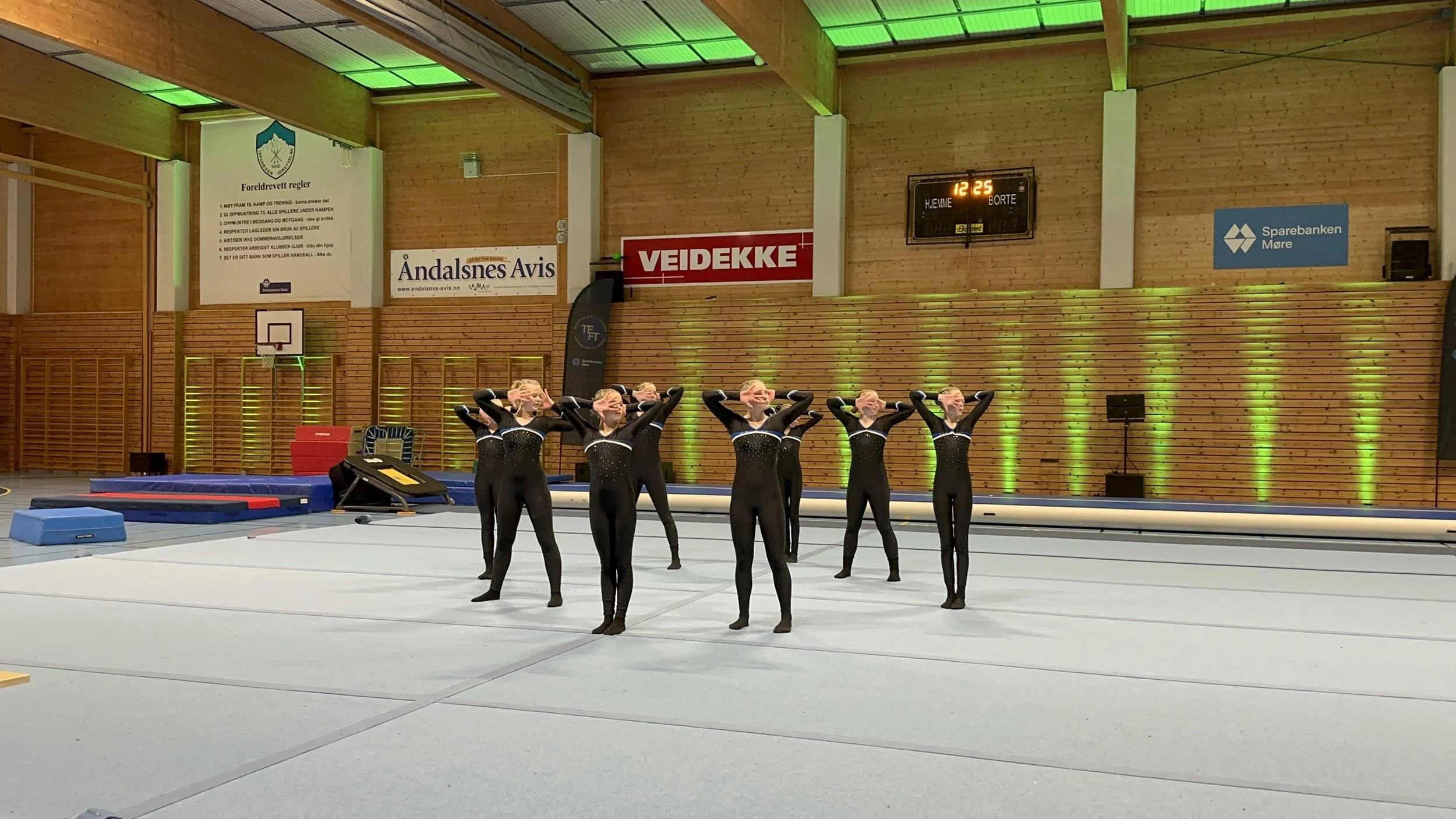 Støtte fra kommunen, banker, lokalt næringsliv og fond