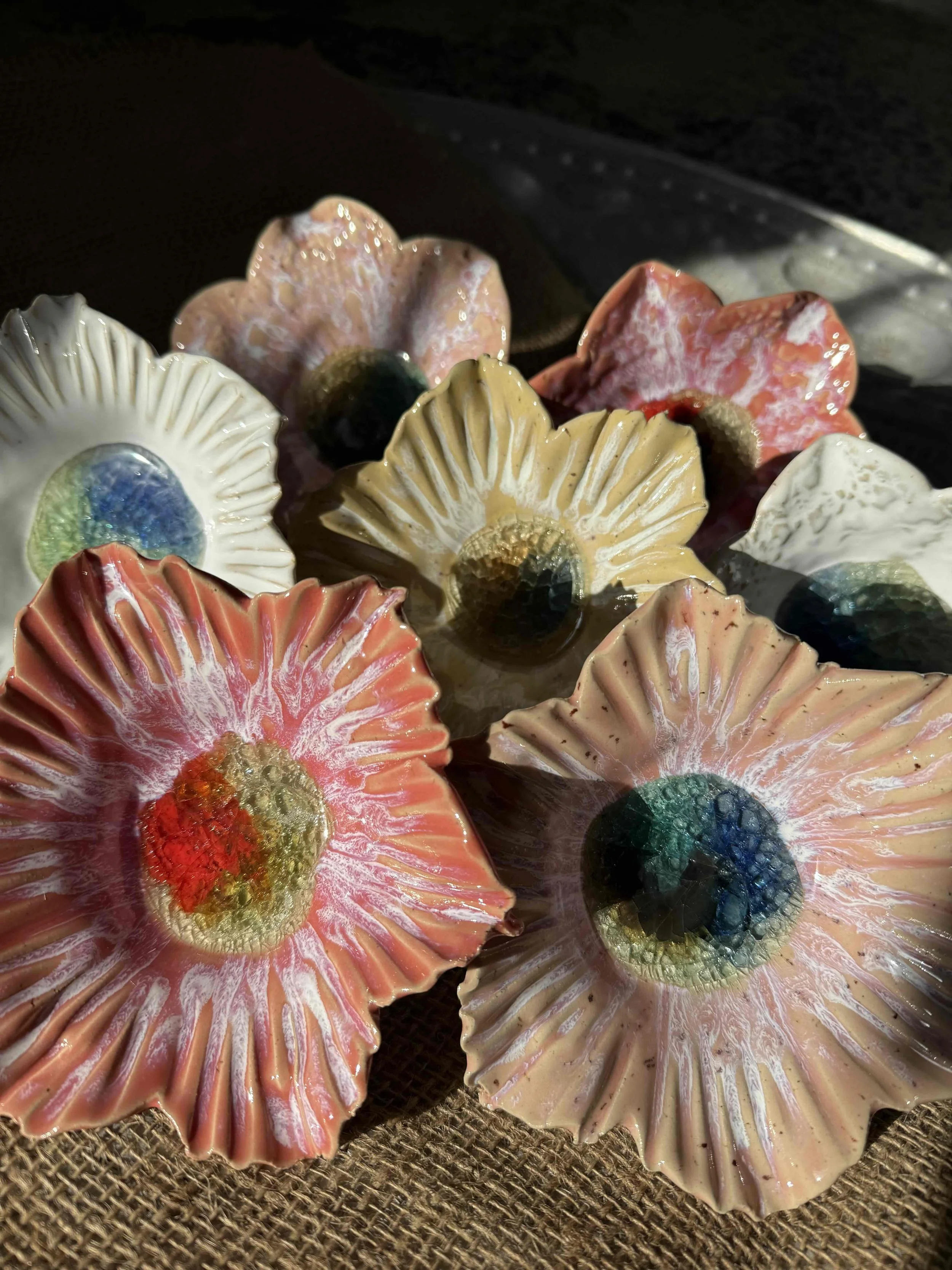 Atelier B keramik_Insektentraenken_Nahaufnahme_2026.jpeg