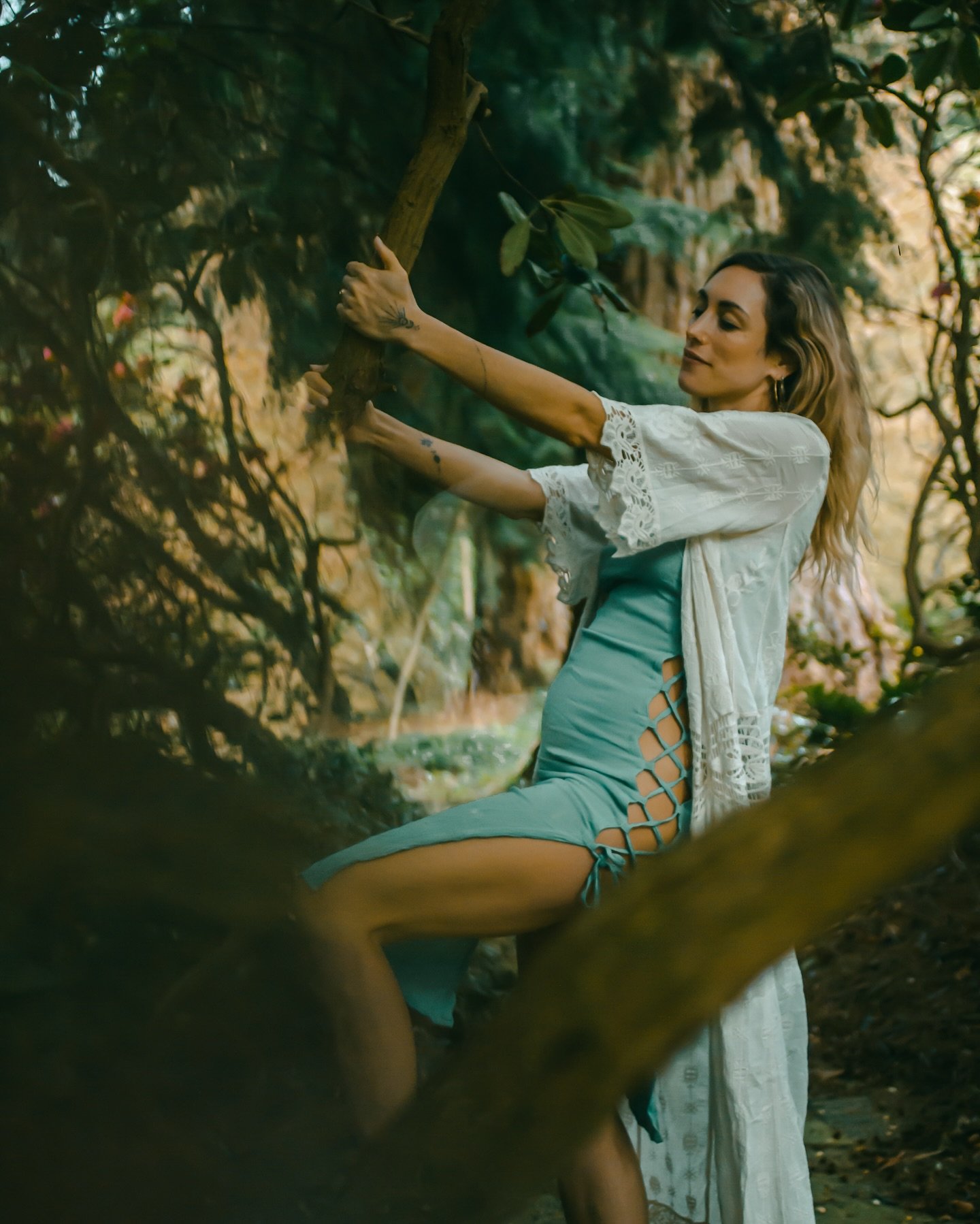 How Do I Know I Need Somatic Therapy?

When I&rsquo;m tired of replaying the same emotional stories and feel stuck, I know my body is holding onto unprocessed trauma. That&rsquo;s when I book a somatic therapy session to let it go and move on.

Sitti