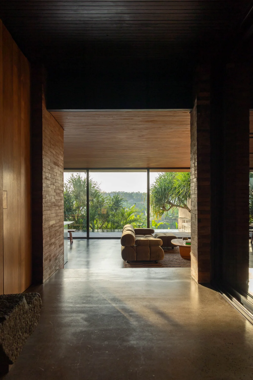 TEGEL HOUSE