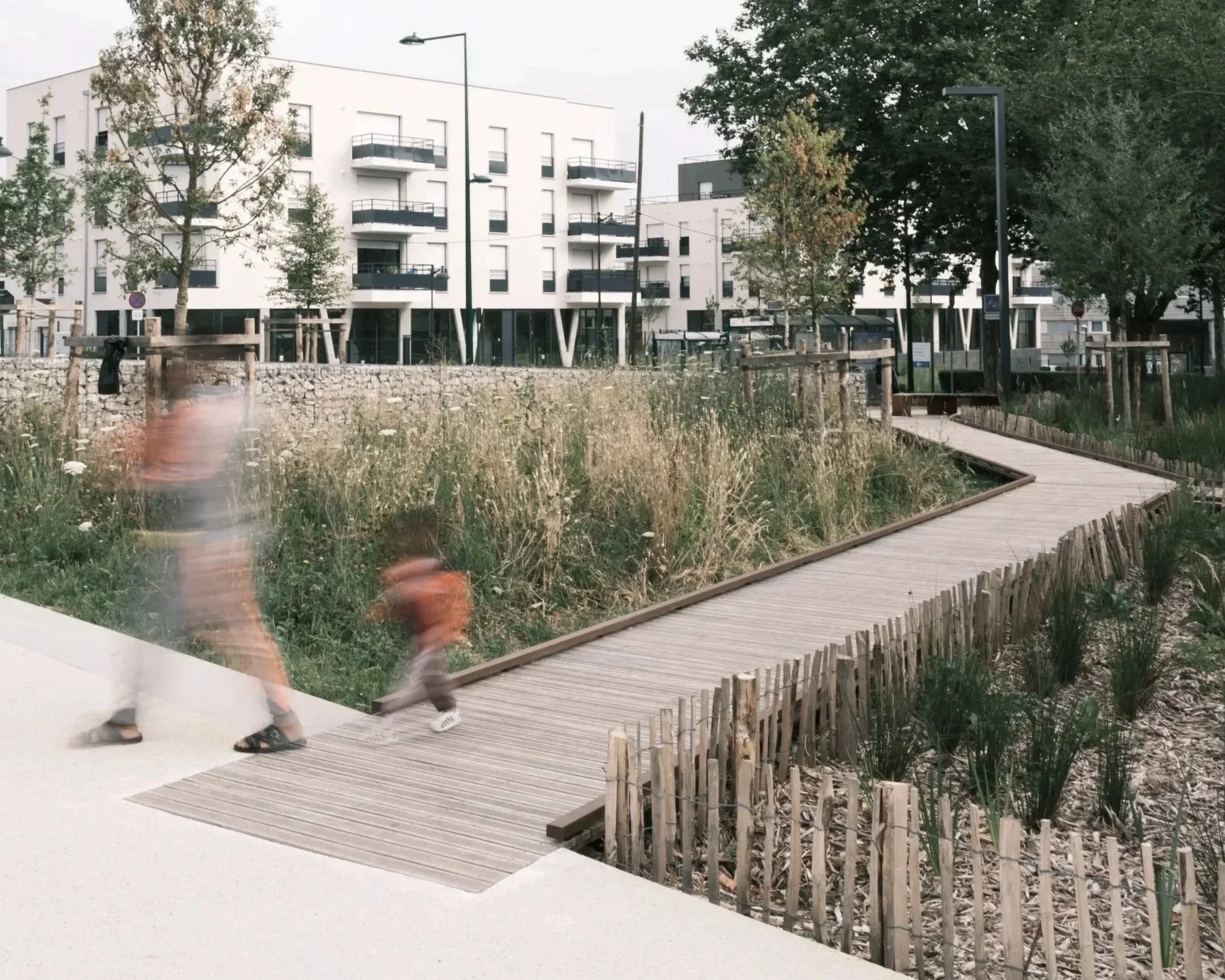 Place Claude Monet - SAINT-THIBAULT-DES-VIGNES (77)