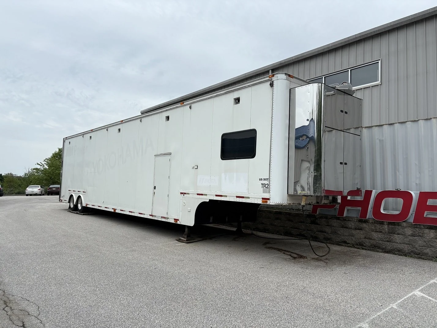 1998 Kentucky Hi-Tech 53ft Race Trailer