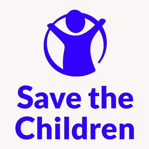 Ein blauer Umriss einer Person, die an einem Kreuz hängt, mit der Aufschrift "Save the Children" darunter.