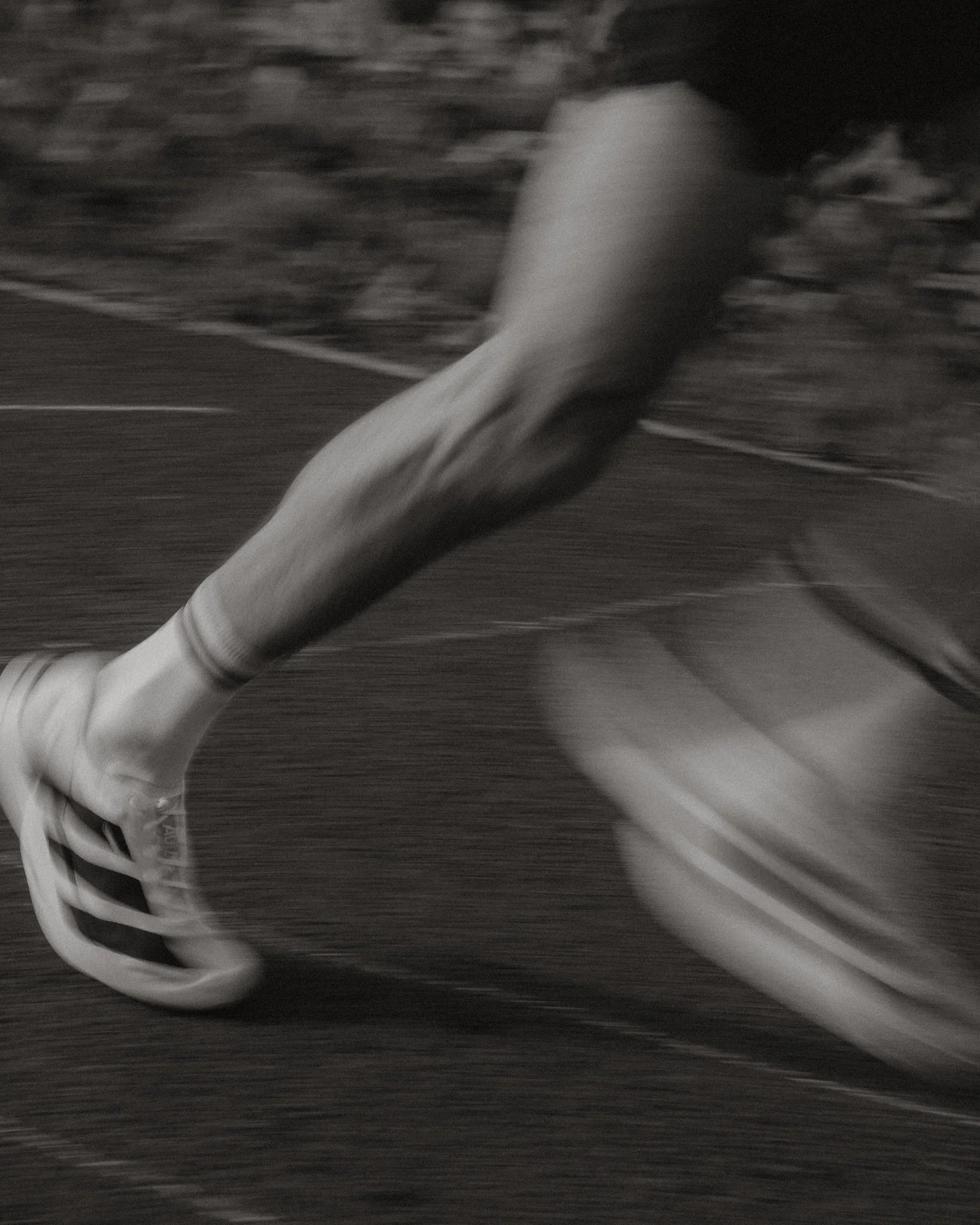 [1-9] &bull; b/w race compilation
