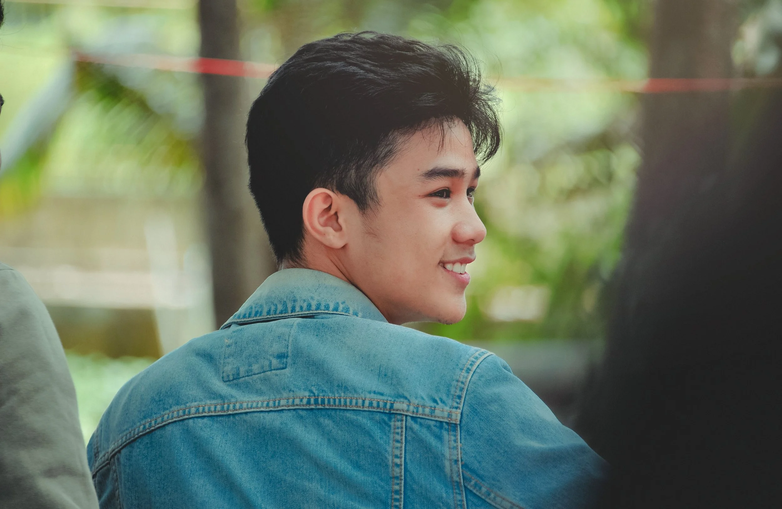 teenage-boy-expression-happy