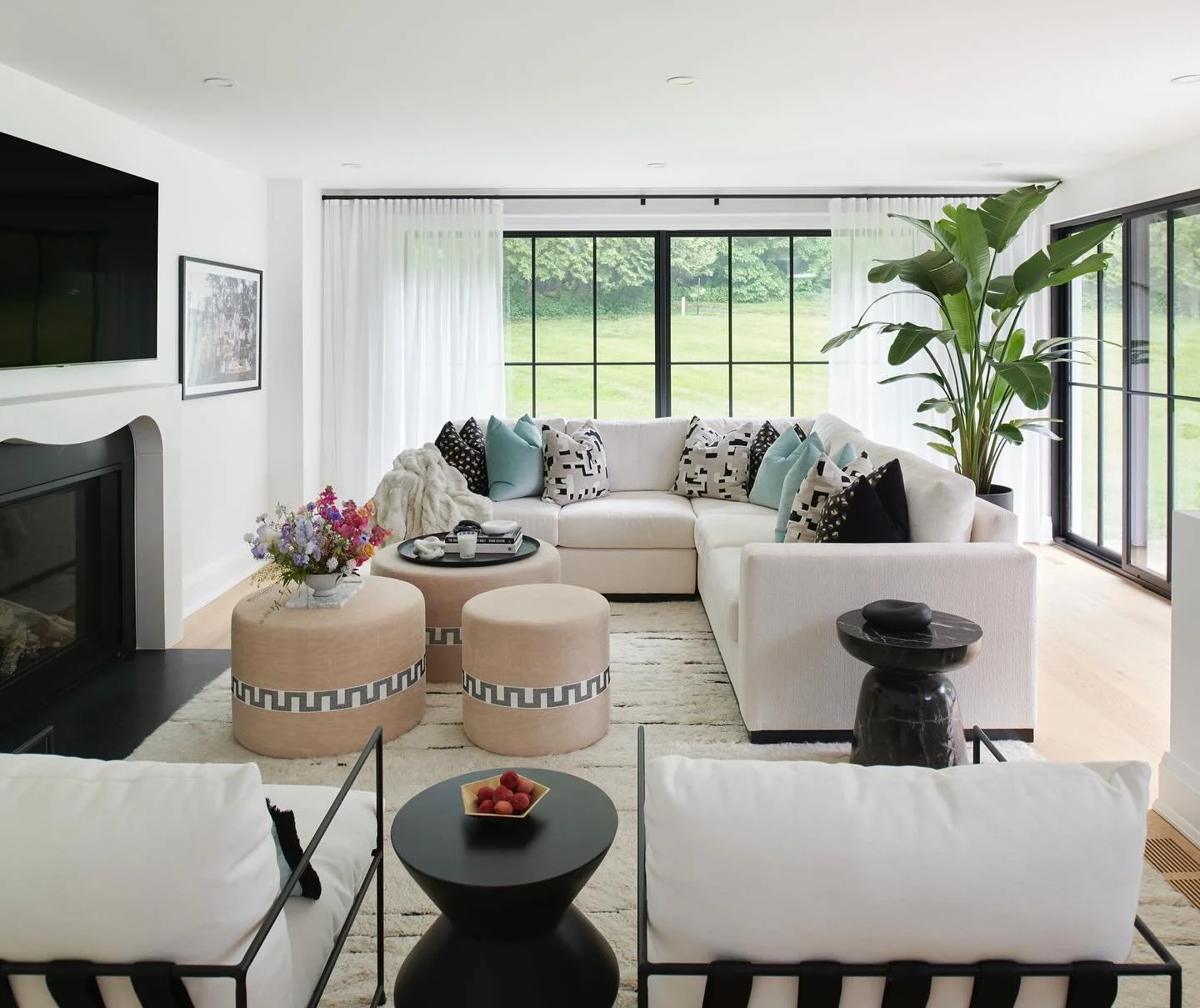 Ready to fall into cozy sectionals, cozy blankets, and that first fire of the fall season. Photography by @alexlukey styling by @chanlonprops. As seen in @houseandhomemag July/August issue.