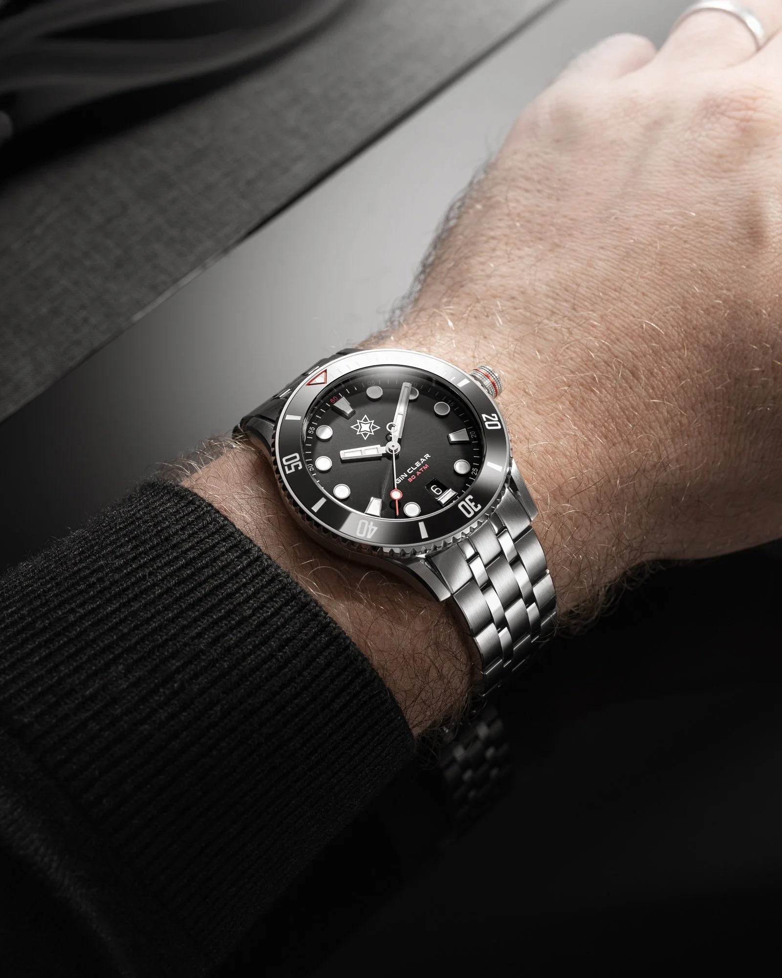 Black Dial - Wristshot_test.jpg