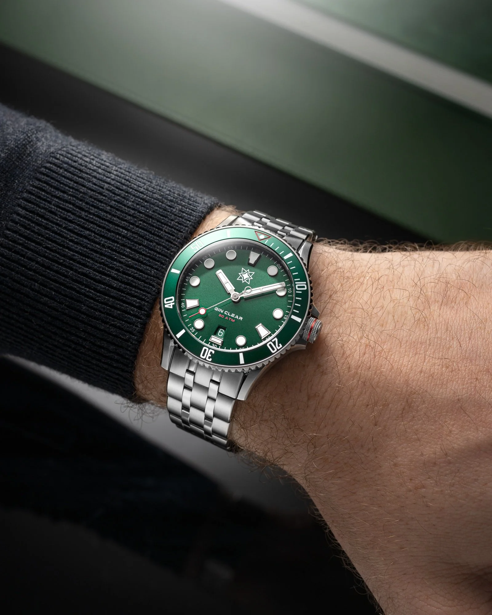 Green Dial - Wristshot_web.jpg