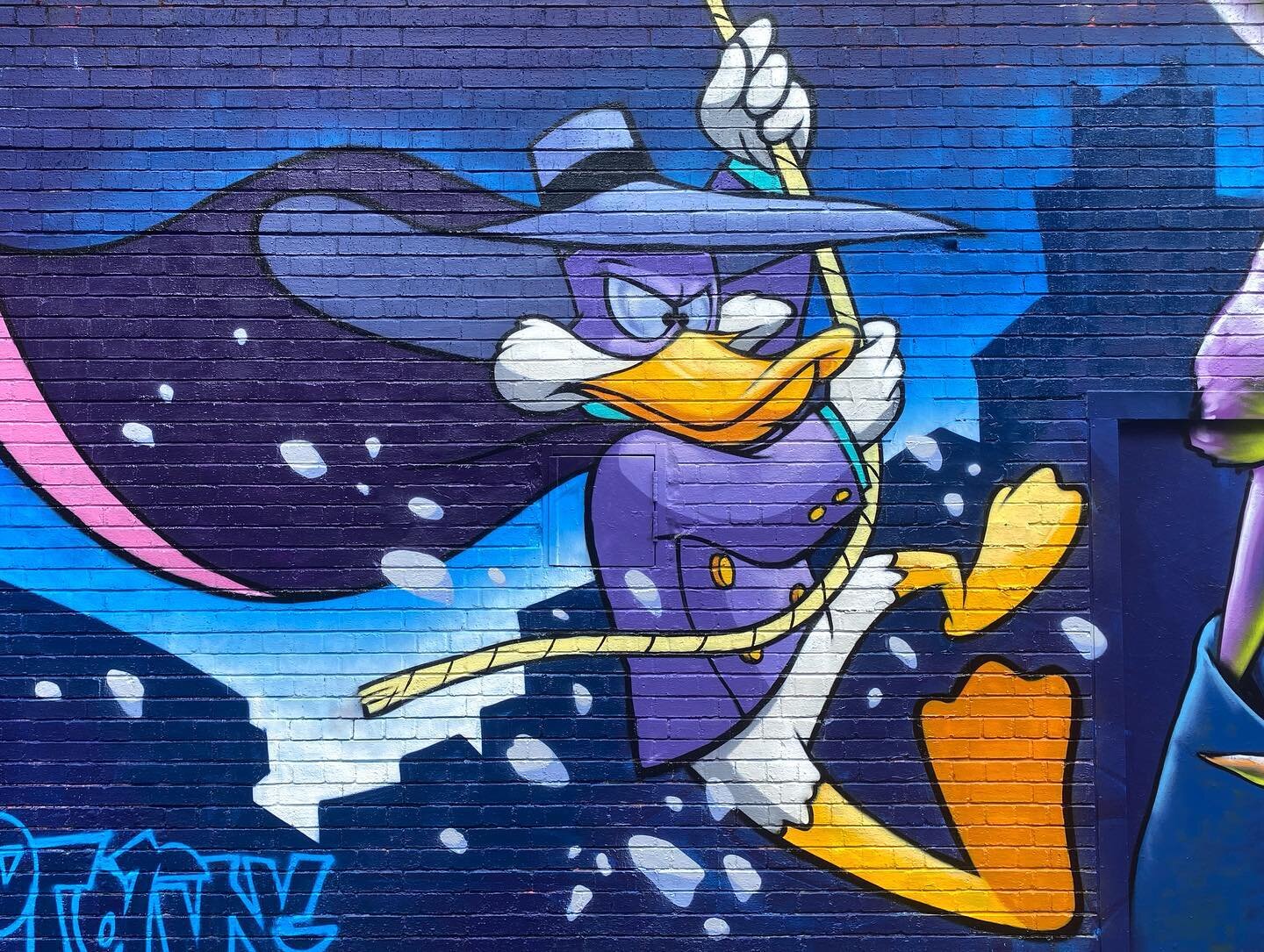 When there&rsquo;s trouble you call DW - Darkwing Duck 🦆⠀
⠀
In the ditch today next to @bjornscribbles @dahkoh @_the_real_dill1 @hero32dpc ⠀
⠀
⠀
#darkwingduck #ducktales #disney #launchpadmcquack #scroogemcduck #donaldduck #delladuck #fanart #drakem