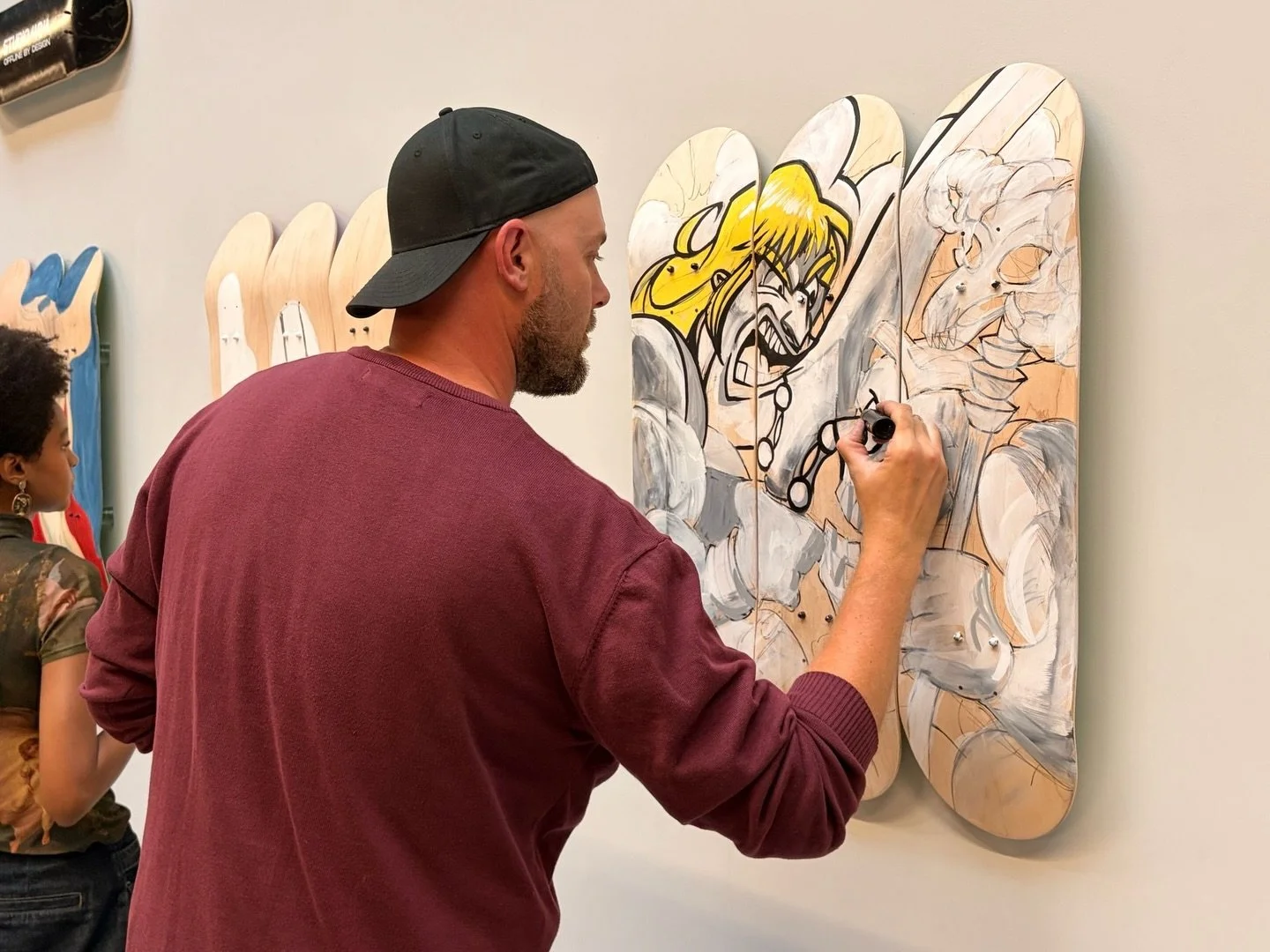Been a while since I&rsquo;ve dusted off the pens and painted live but last night at @creativedebuts Touch Grass exhibition was great!

I saw so many people I haven&rsquo;t seen in ages and it was fun to freestyle something on these skate decks from 