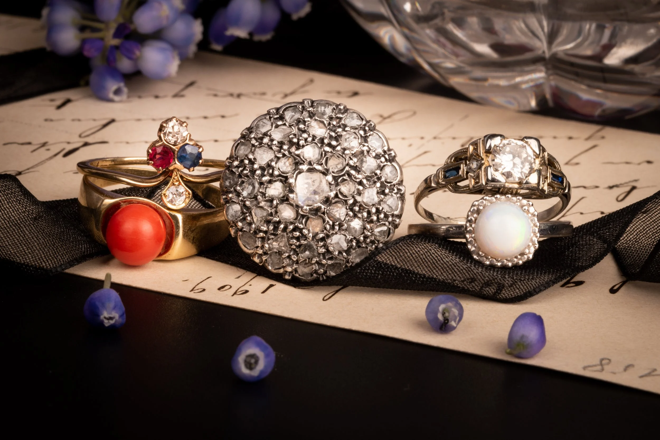 Creatieve-sieraden-product-fotografie-Iris-Koopmans-fotografie-antieke-ringen.jpg