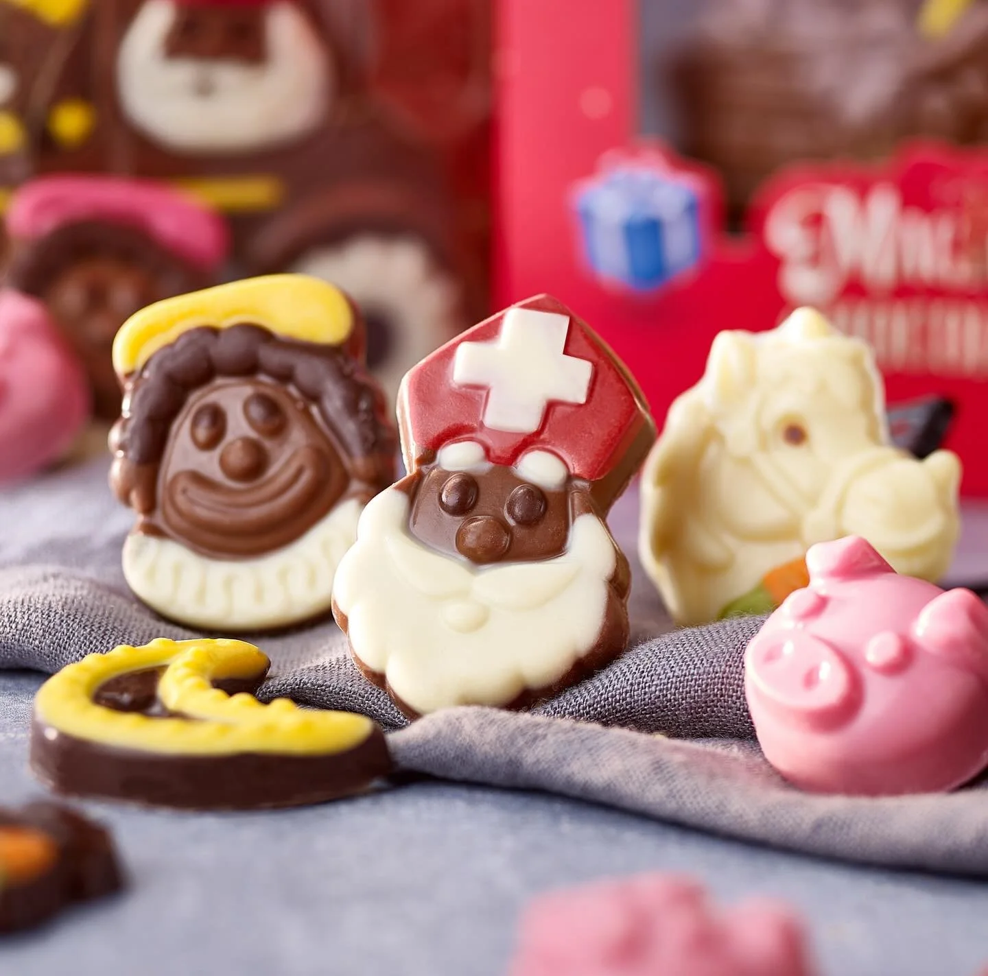 Chocolade fotografie ✨

Het is even geleden dat ik deze leuke chocolade mocht fotograferen. Maar kwam deze foto&rsquo;s toevallig weer tegen en dacht, die zijn leuk om nog te posten! 

Deze foto&rsquo;s maakte ik voor de website van Boulanger Chocola