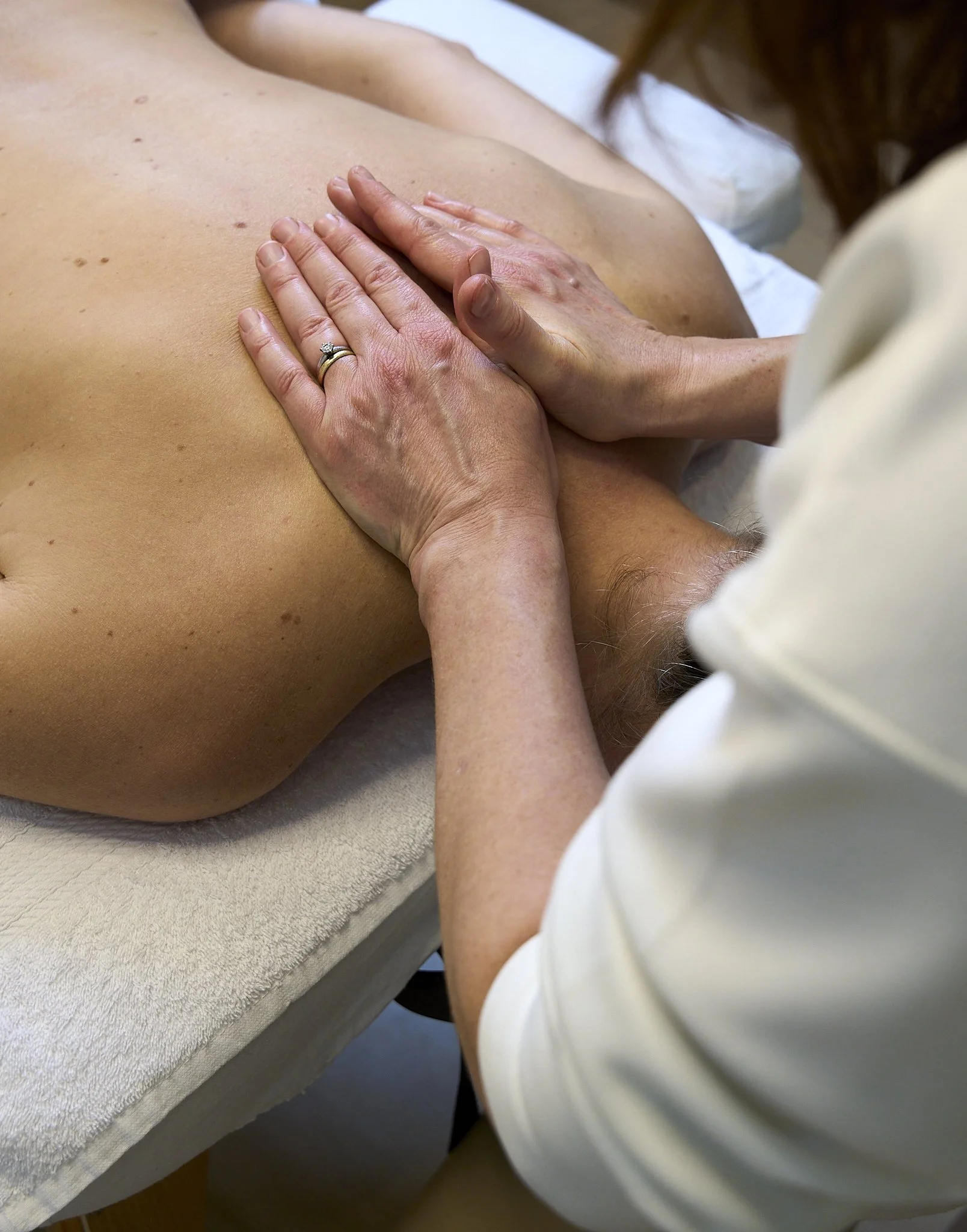 Gezondheidspraktijk-Marieke-Roossen-acupunctuur-massage-zwangerschapsmassage-Gezonde-Leefstijl-vrouwen-Iris-Koopmans-Fotografie 5.jpg
