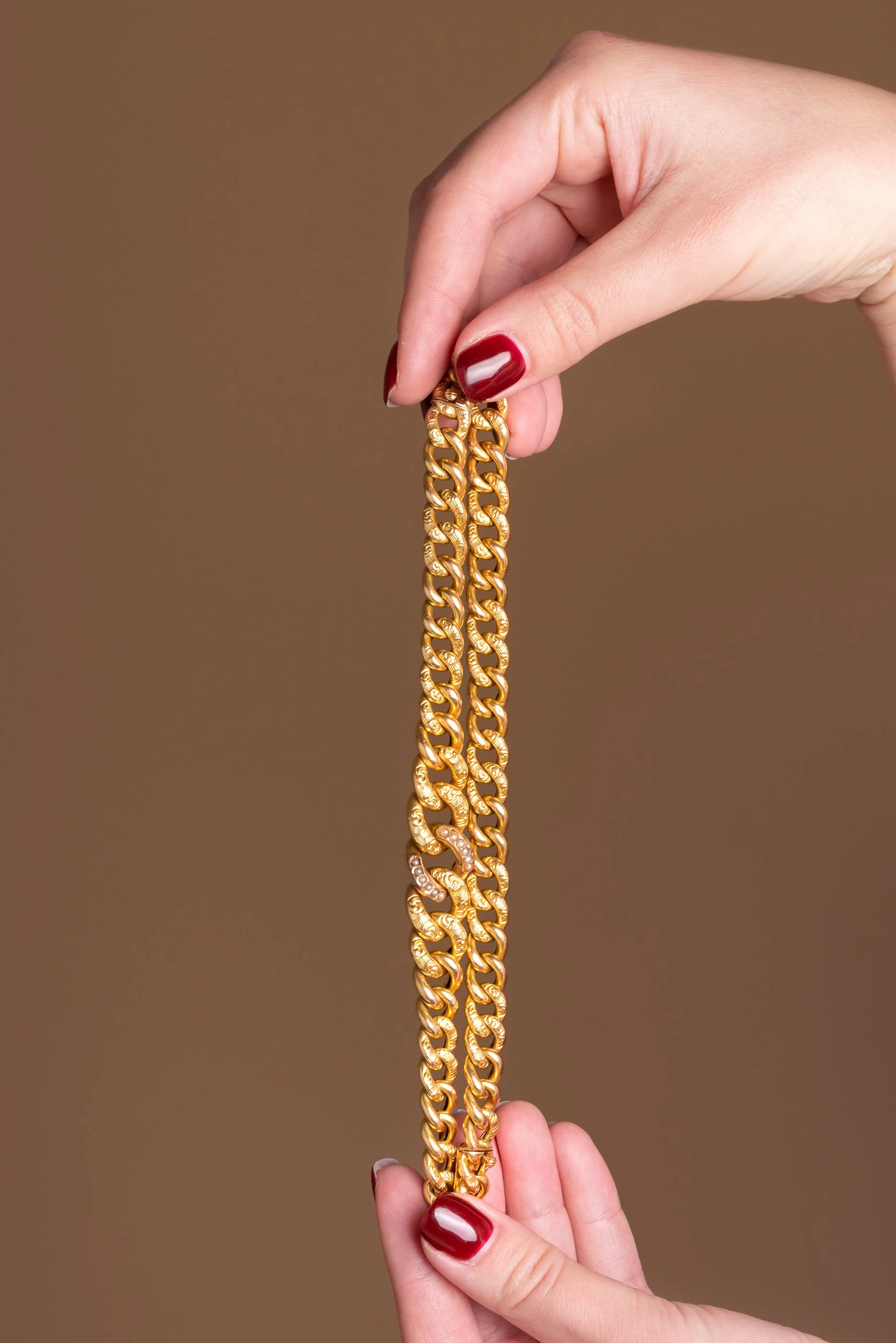 Creatieve-content-product-antieke-sieraden-ketting-ringen-oorbellen-fotograaf-gestylde-styling-Iris-Koopmans-Fotografie-Terheijden-Breda-Noord-Brabant09.jpg