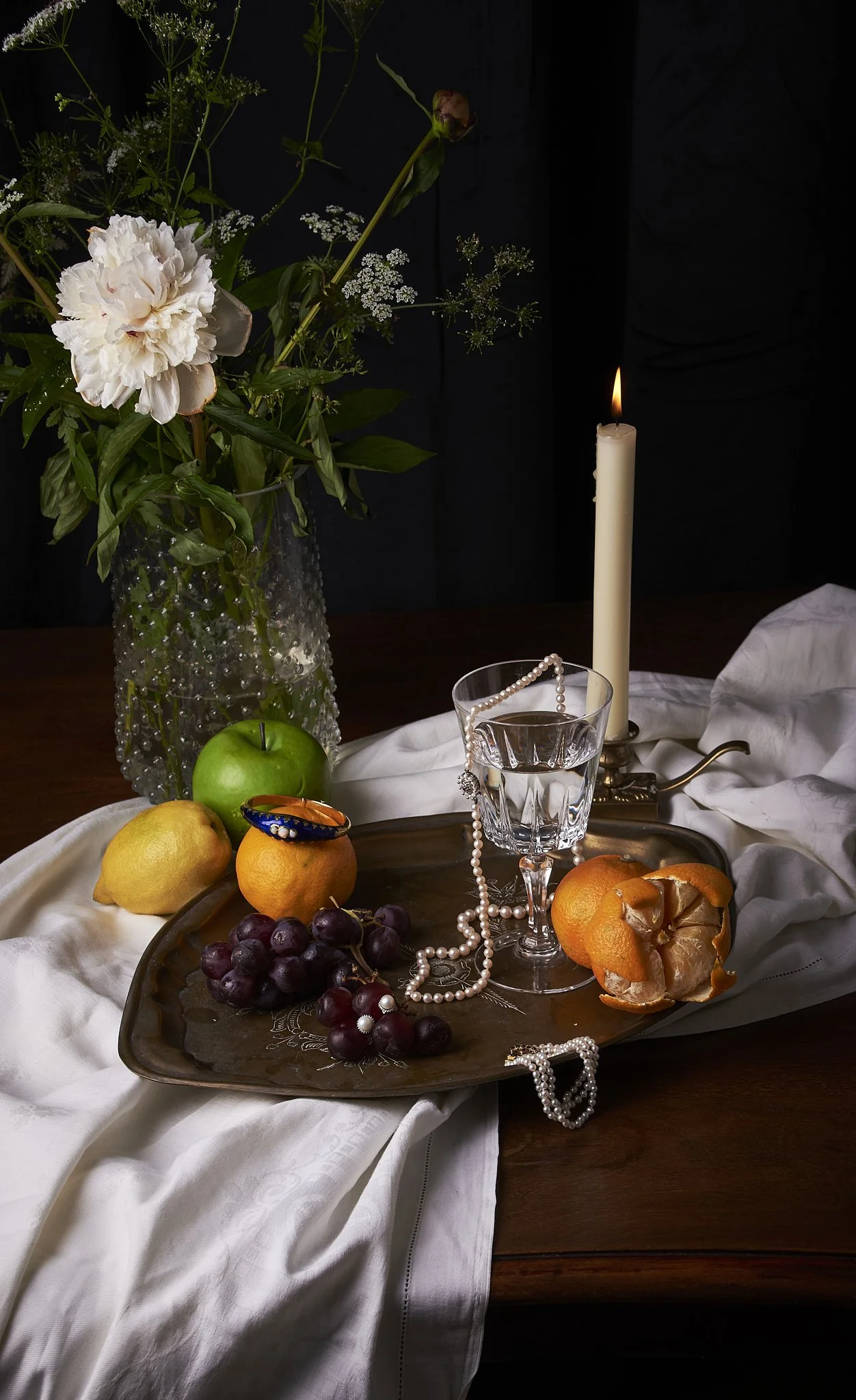 Sieraden fotografie - donkere oude meesters  still life stijl 